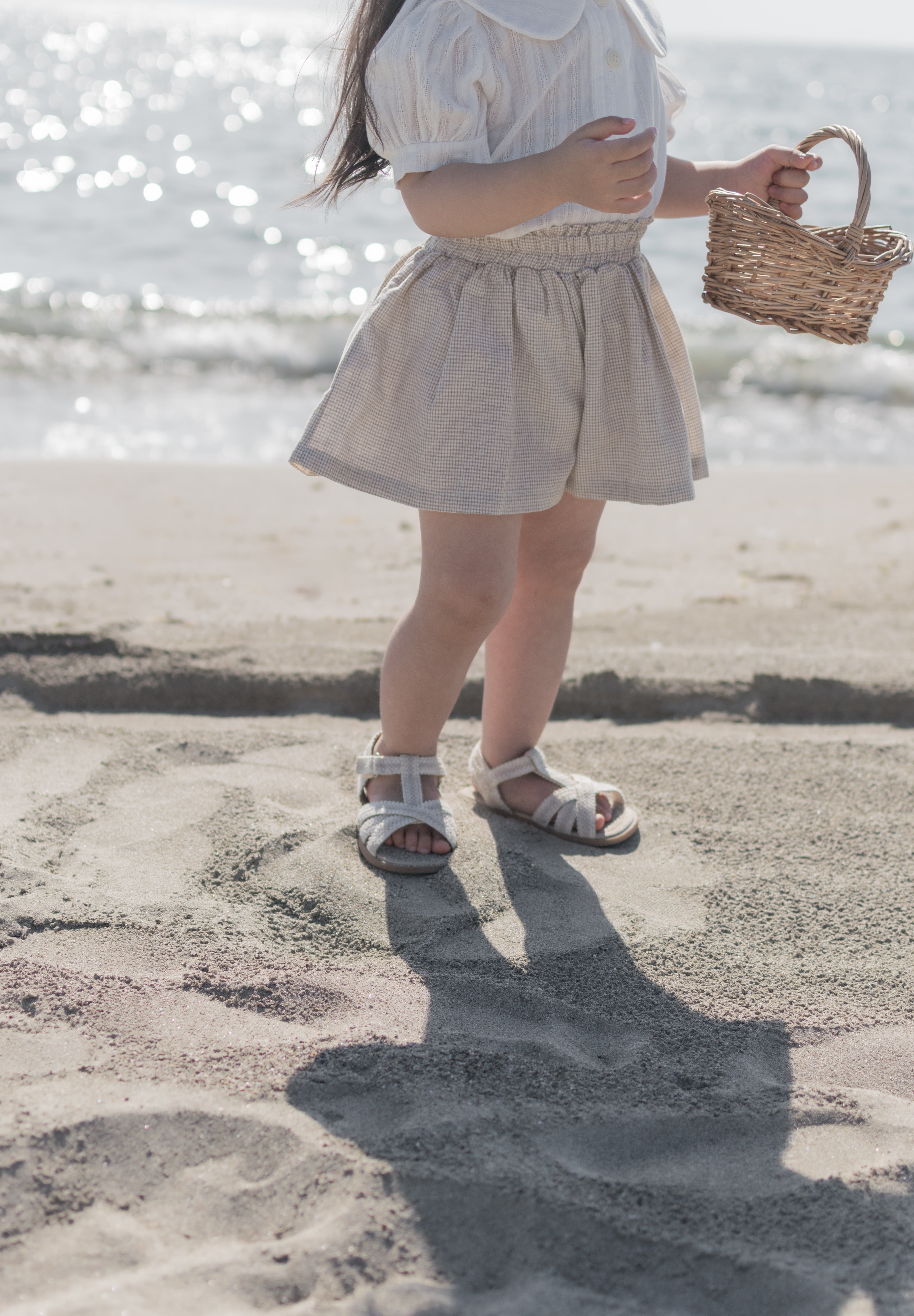 Seashell collar blouse