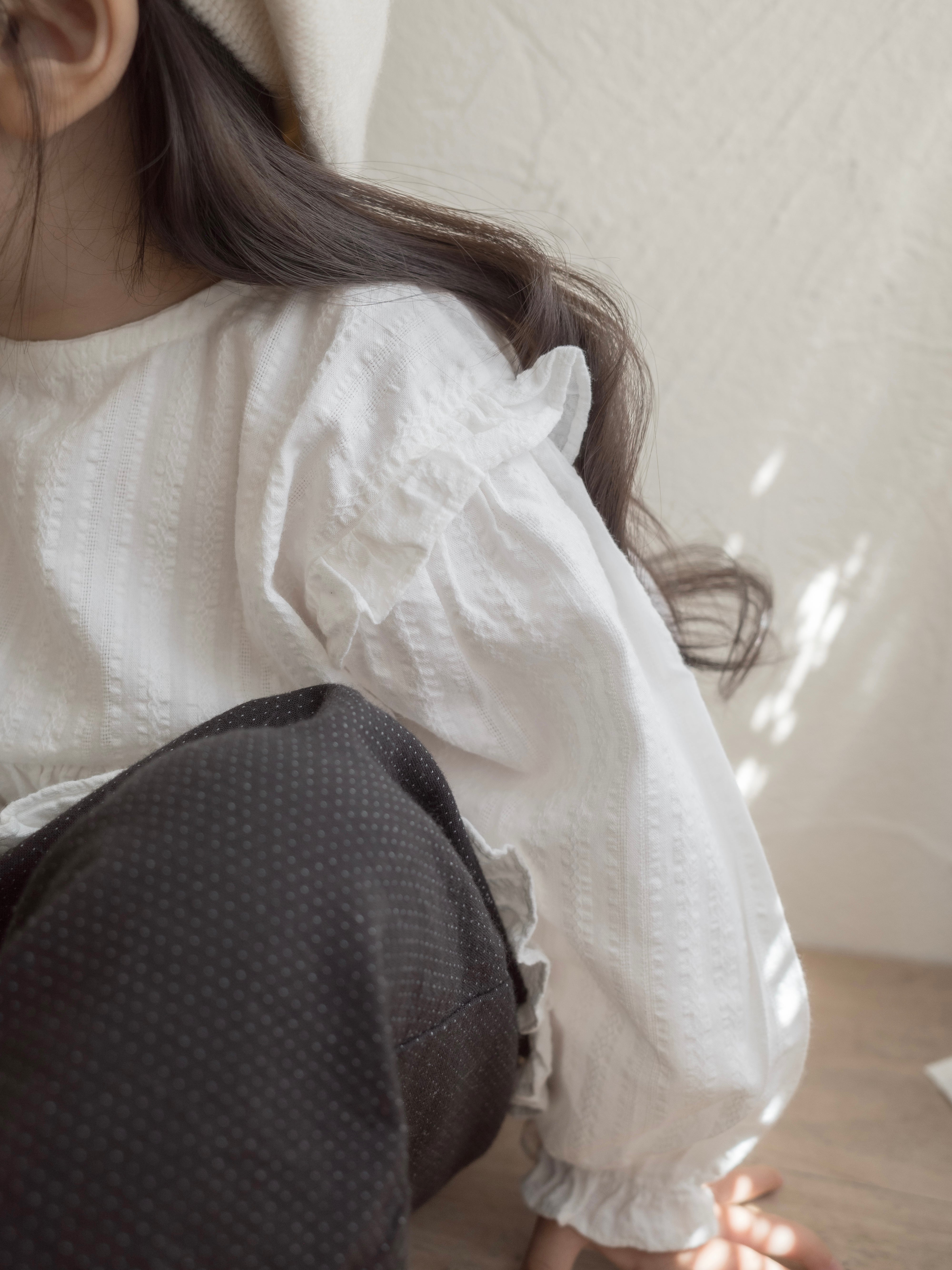 Shoulder frill blouse