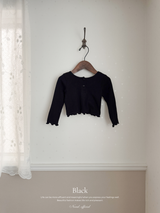 Heart button cross tee