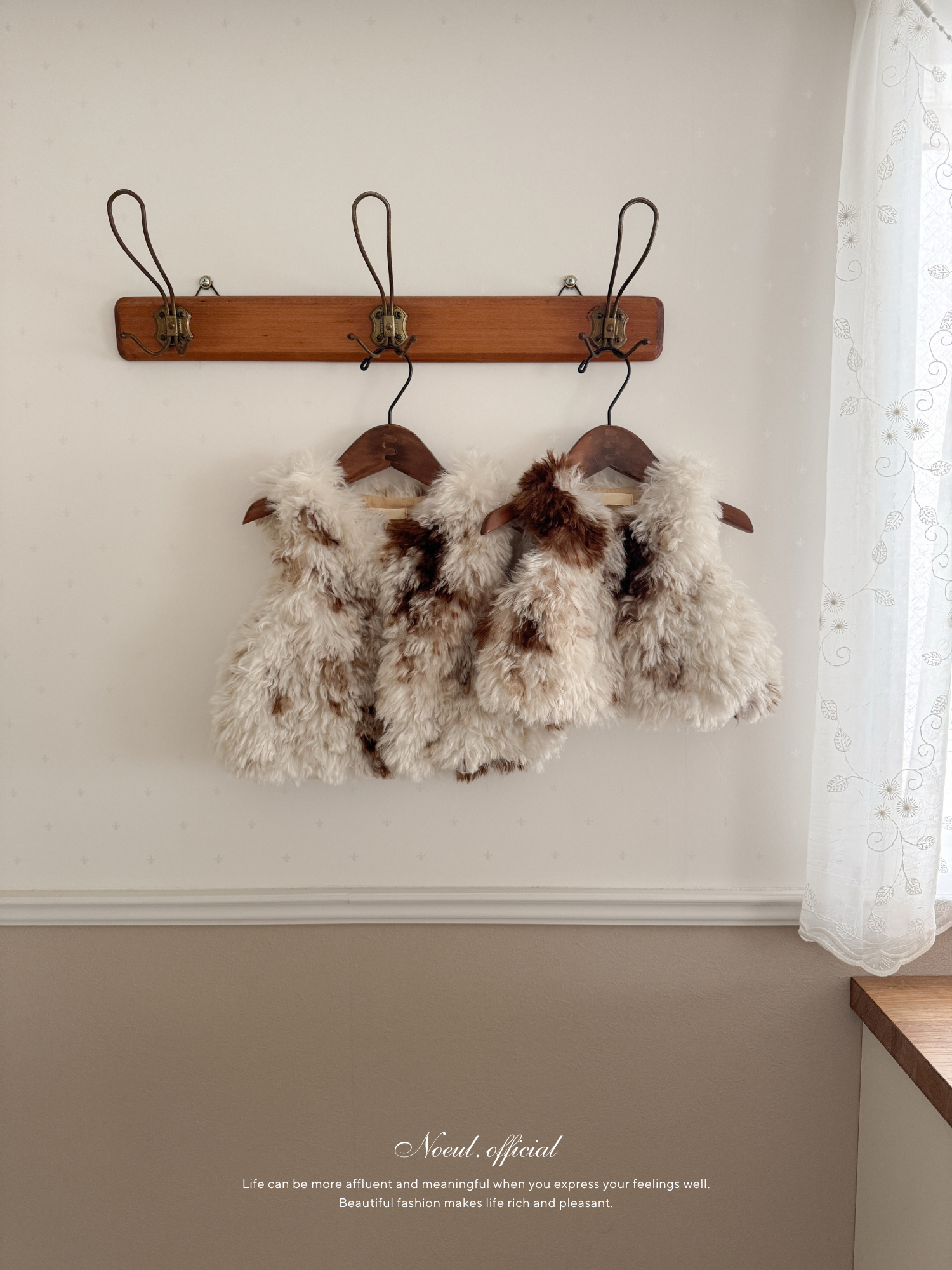 Mofmof fur vest