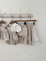 Seashell frill blouse