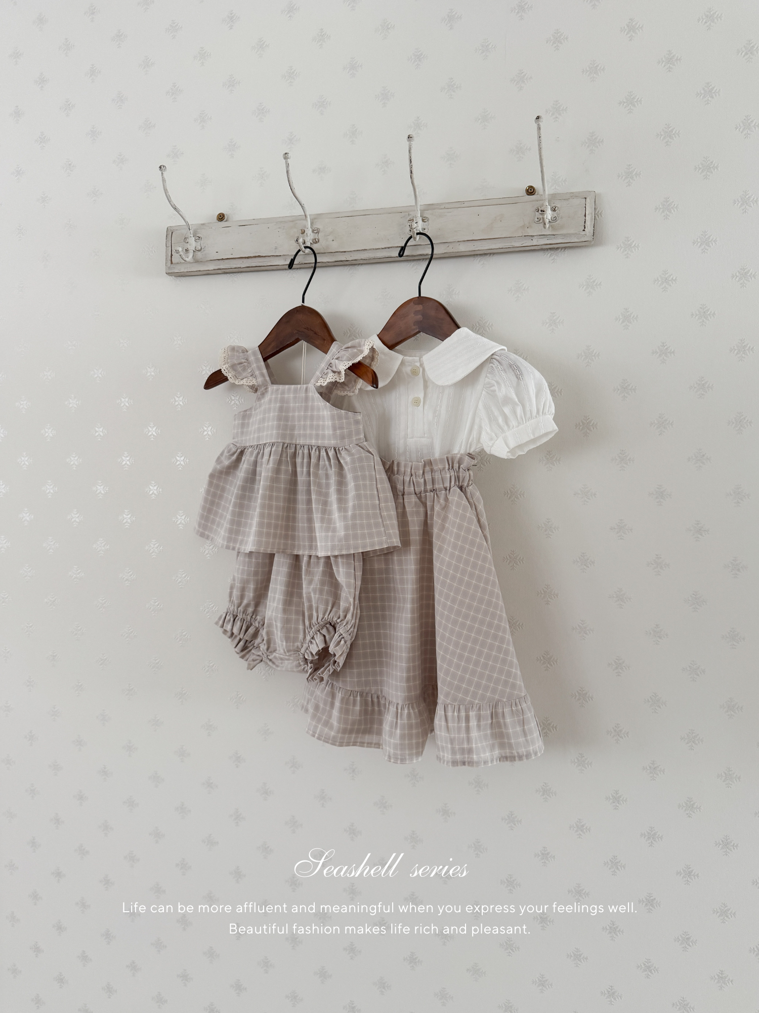 Seashell frill blouse