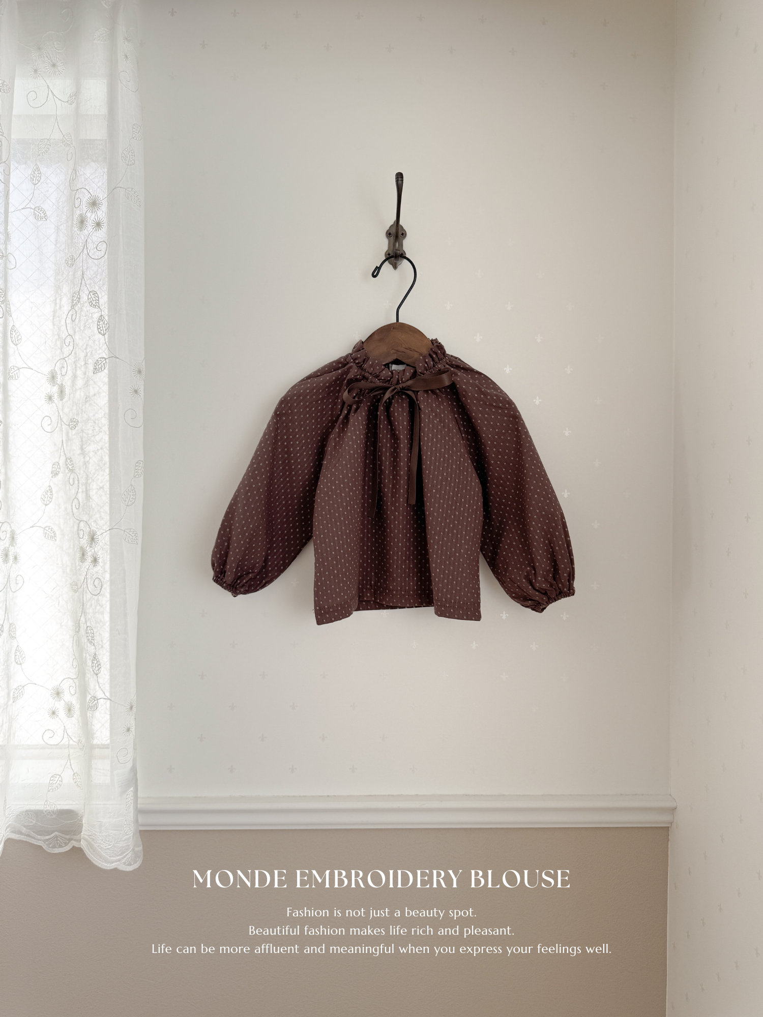 Monde embroidery blouse