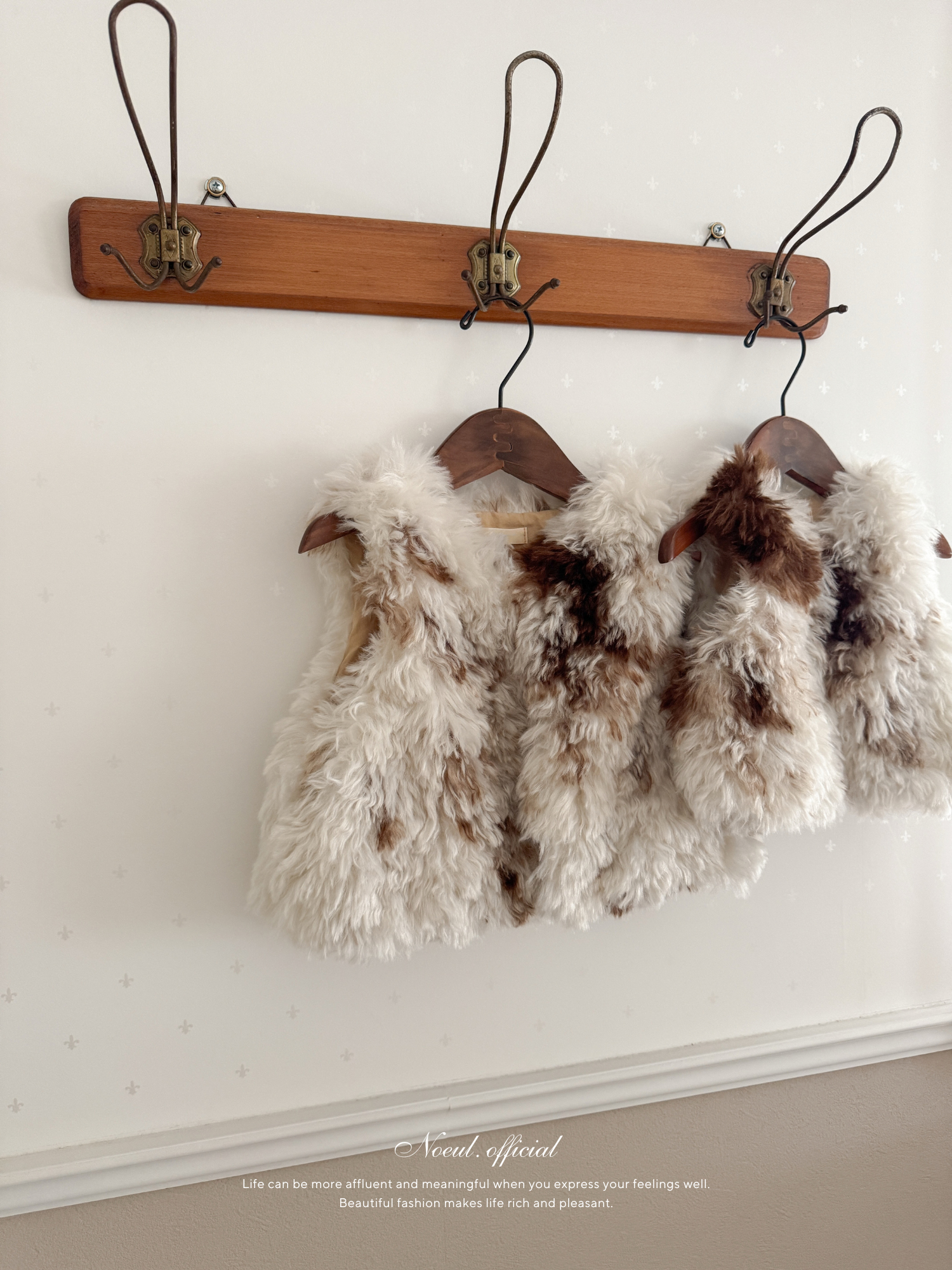 Mofmof fur vest