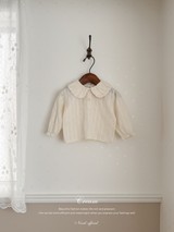 Bloom collar blouse