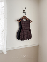 Kuku check suspender suit