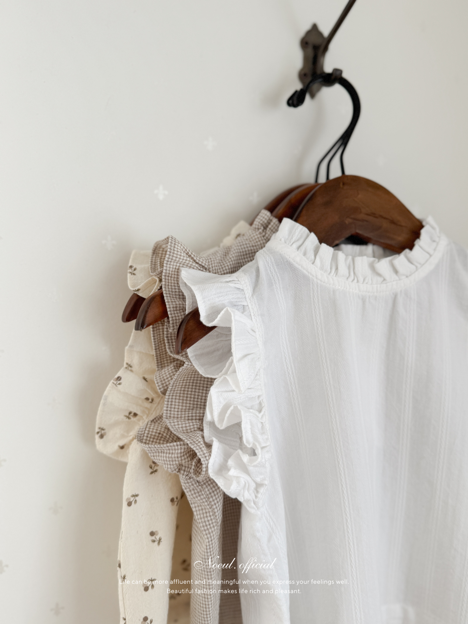 *Noeul.made* Muffin frill blouse