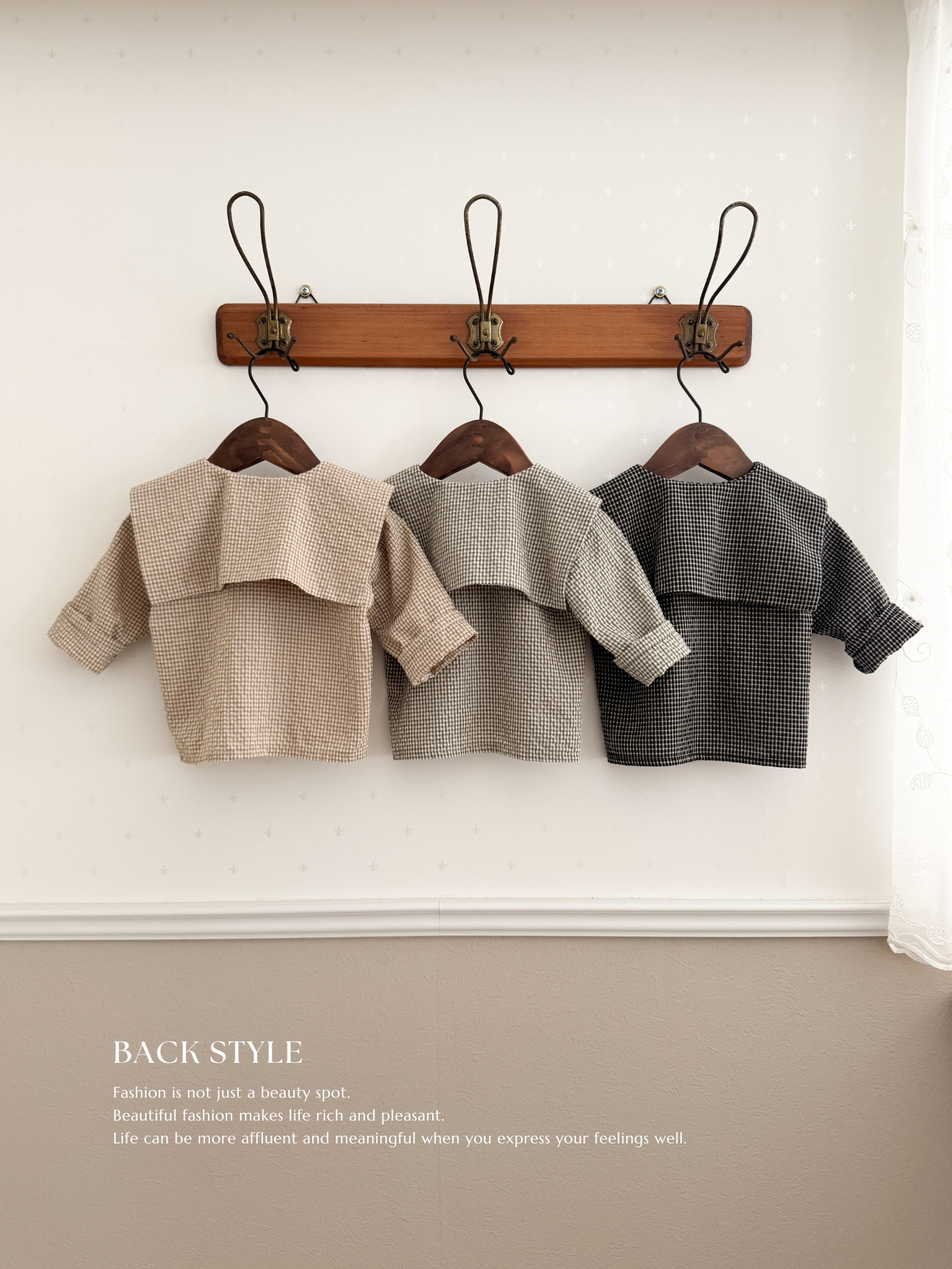 Check collar blouse