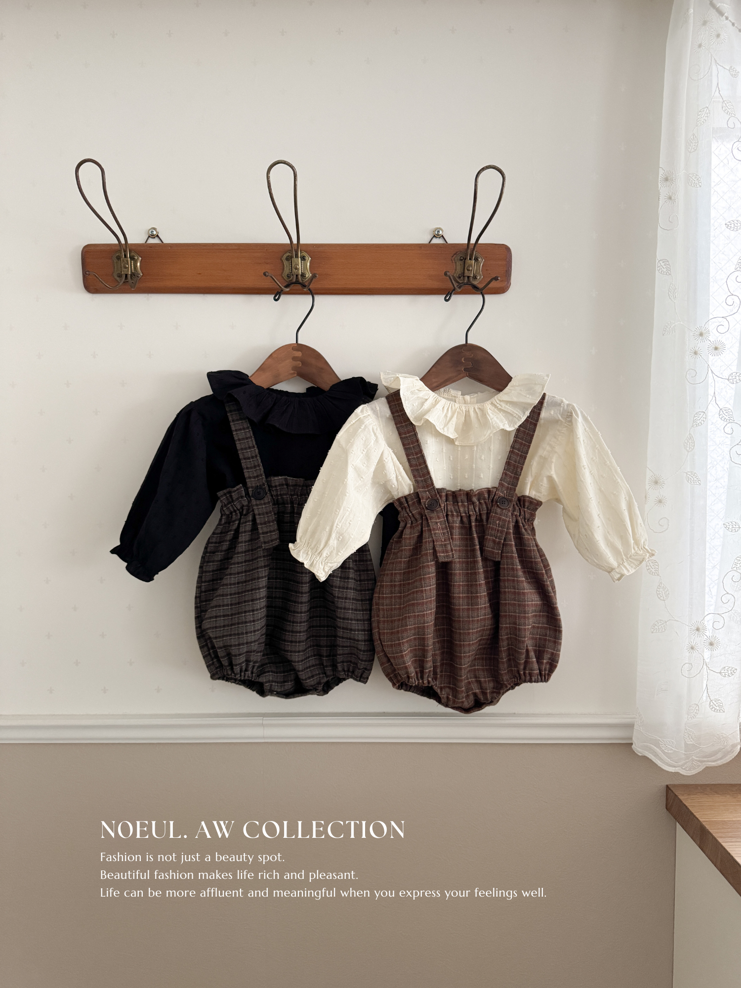 Snow ruffle blouse