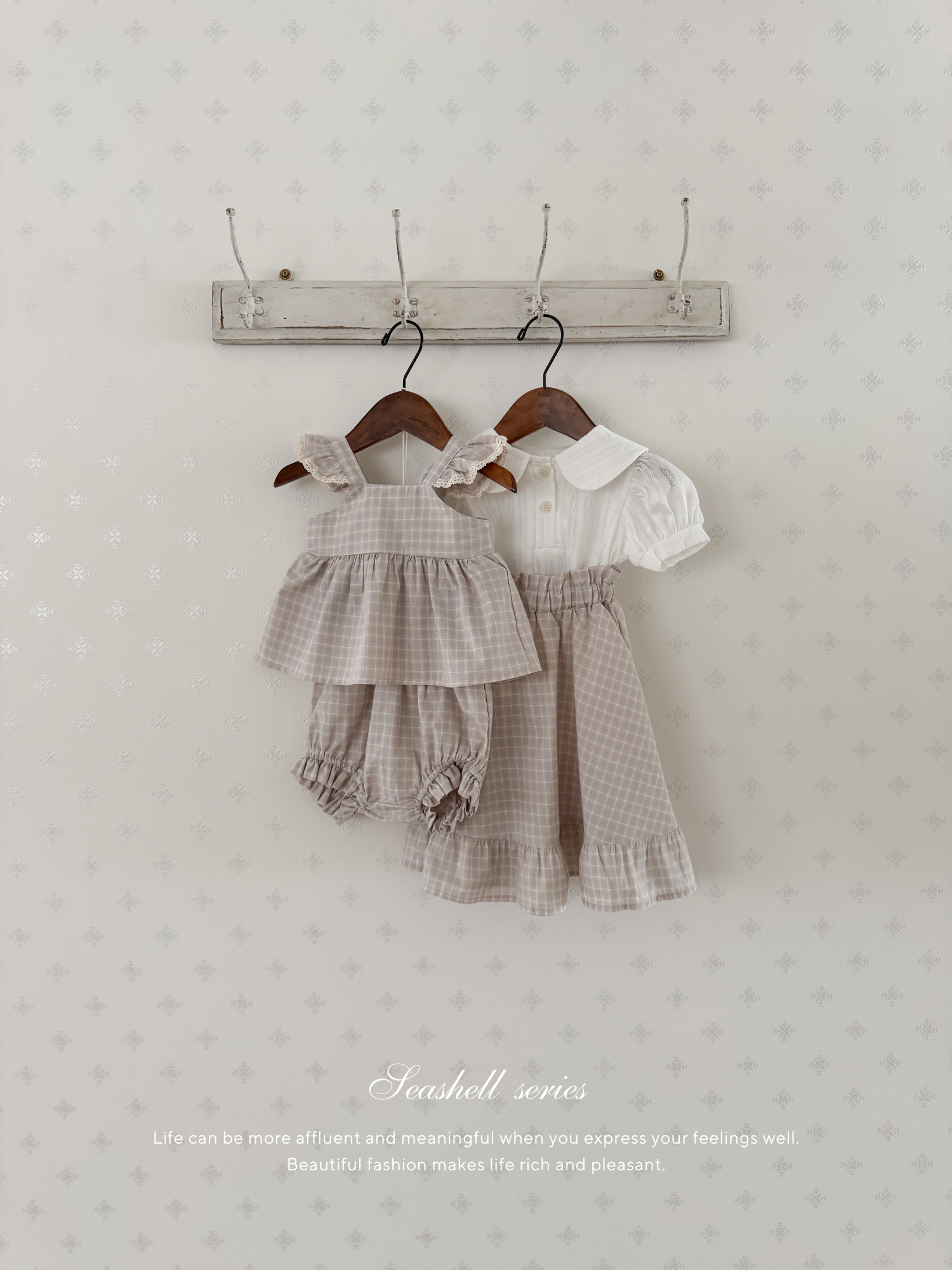 Seashell frill blouse