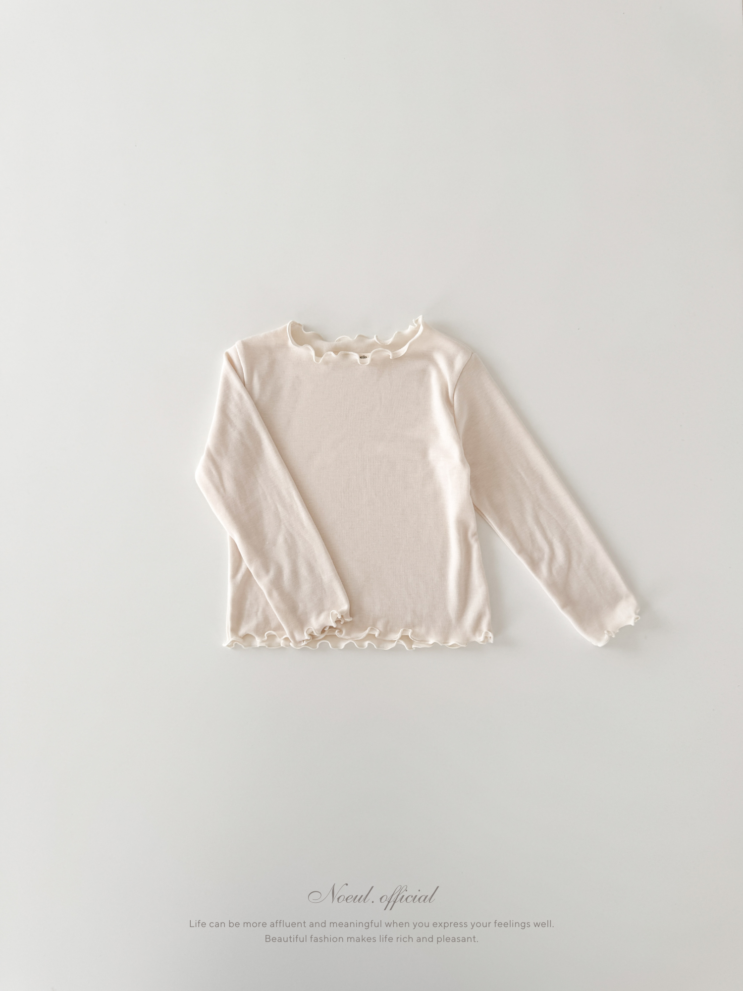 Soft mellow neck tee