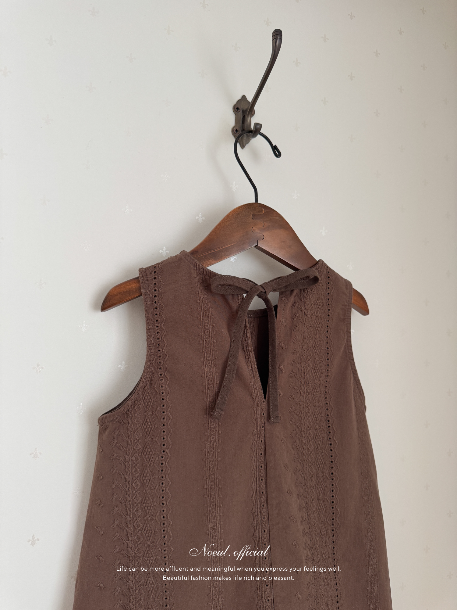 Lace pocket one-piece