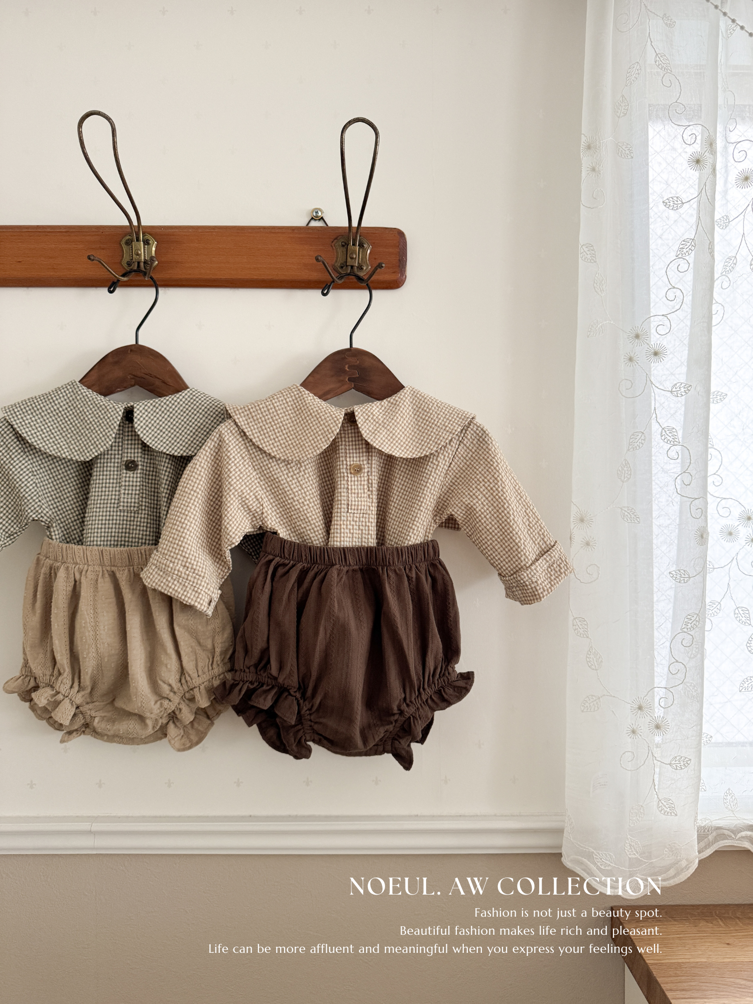 Check collar blouse