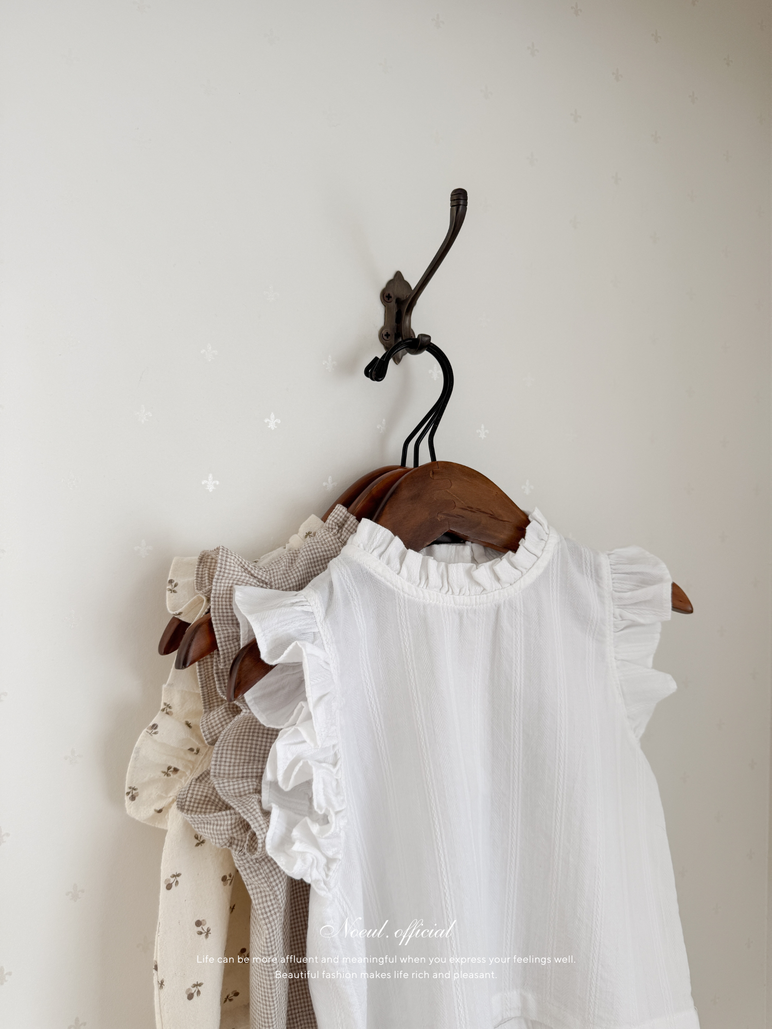 *Noeul.made* Muffin frill blouse