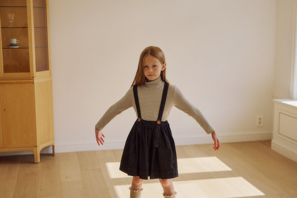 ［inné］Mellow turtleneck