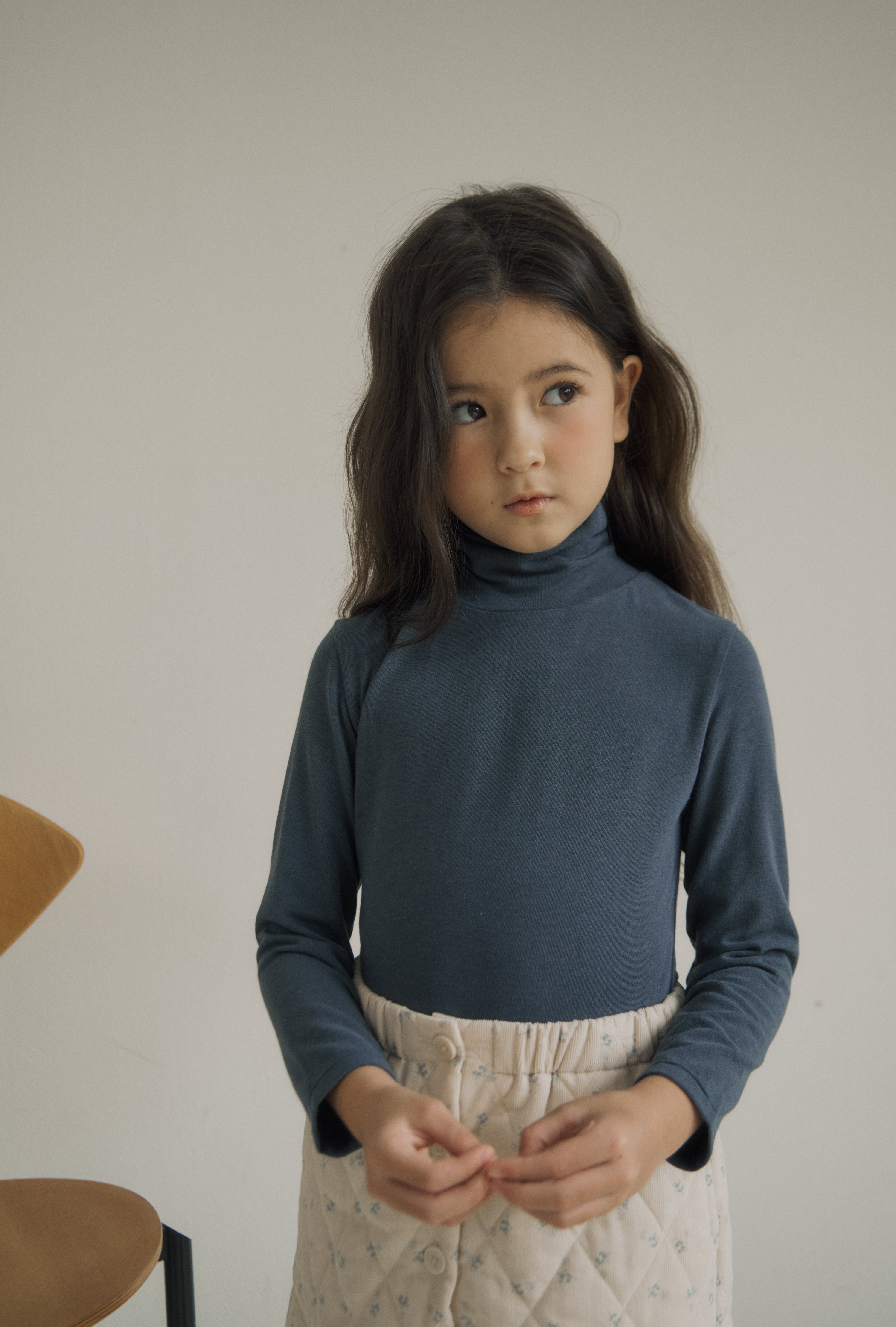 ［inné］Basic soft turtleneck (light blue)