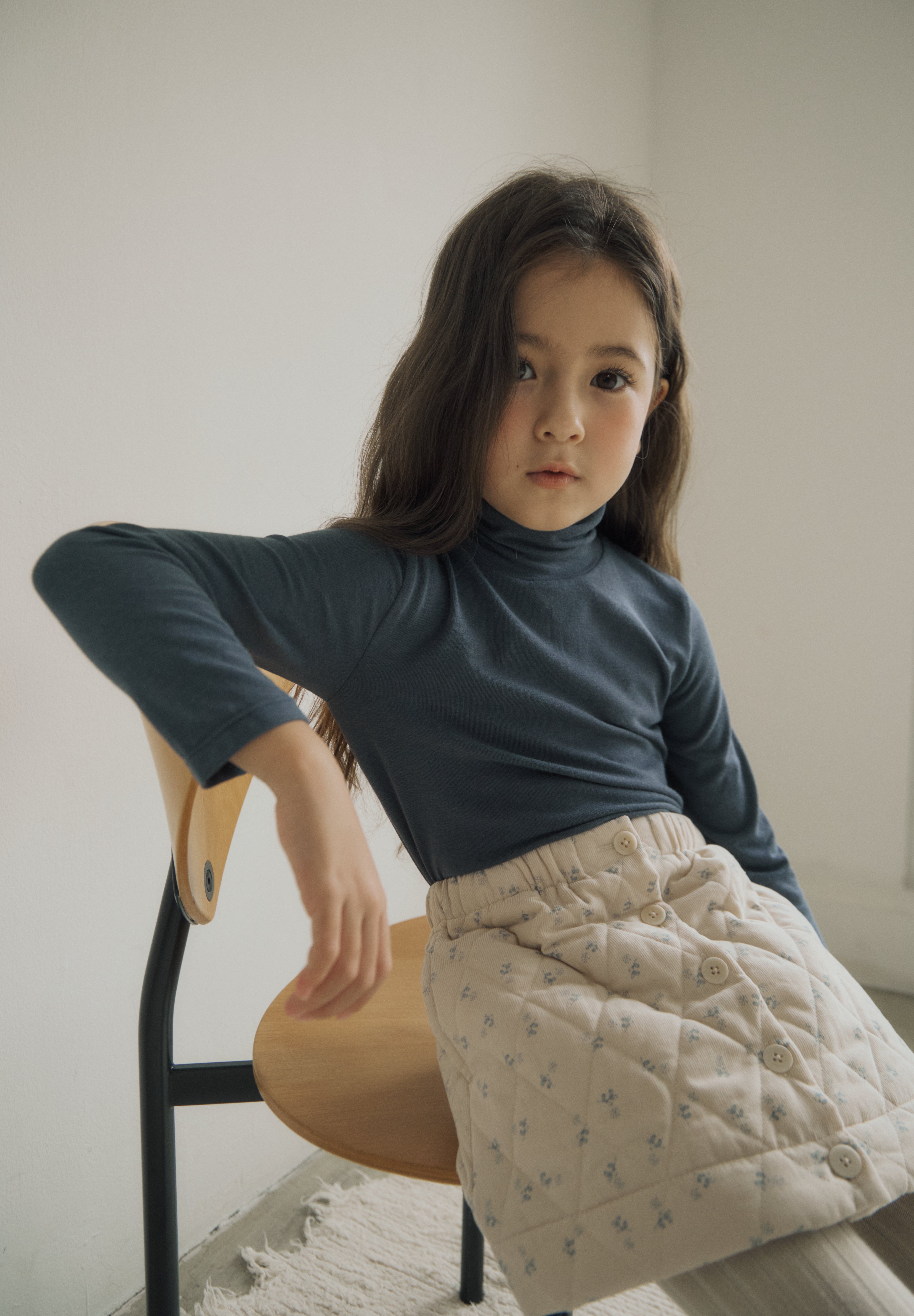 ［inné］Basic soft turtleneck (light blue)