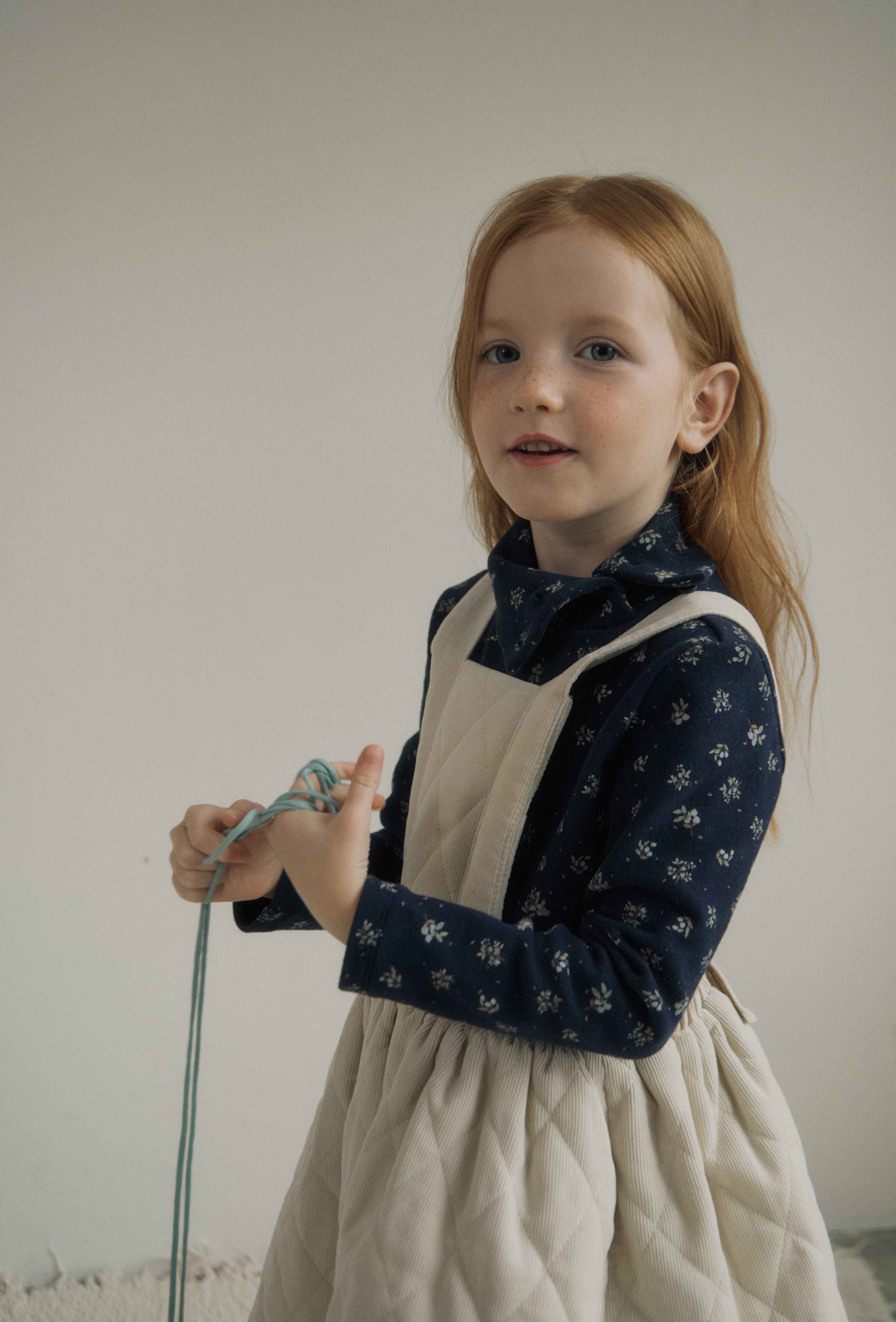 ［inné］ Petal turtleneck (navy)