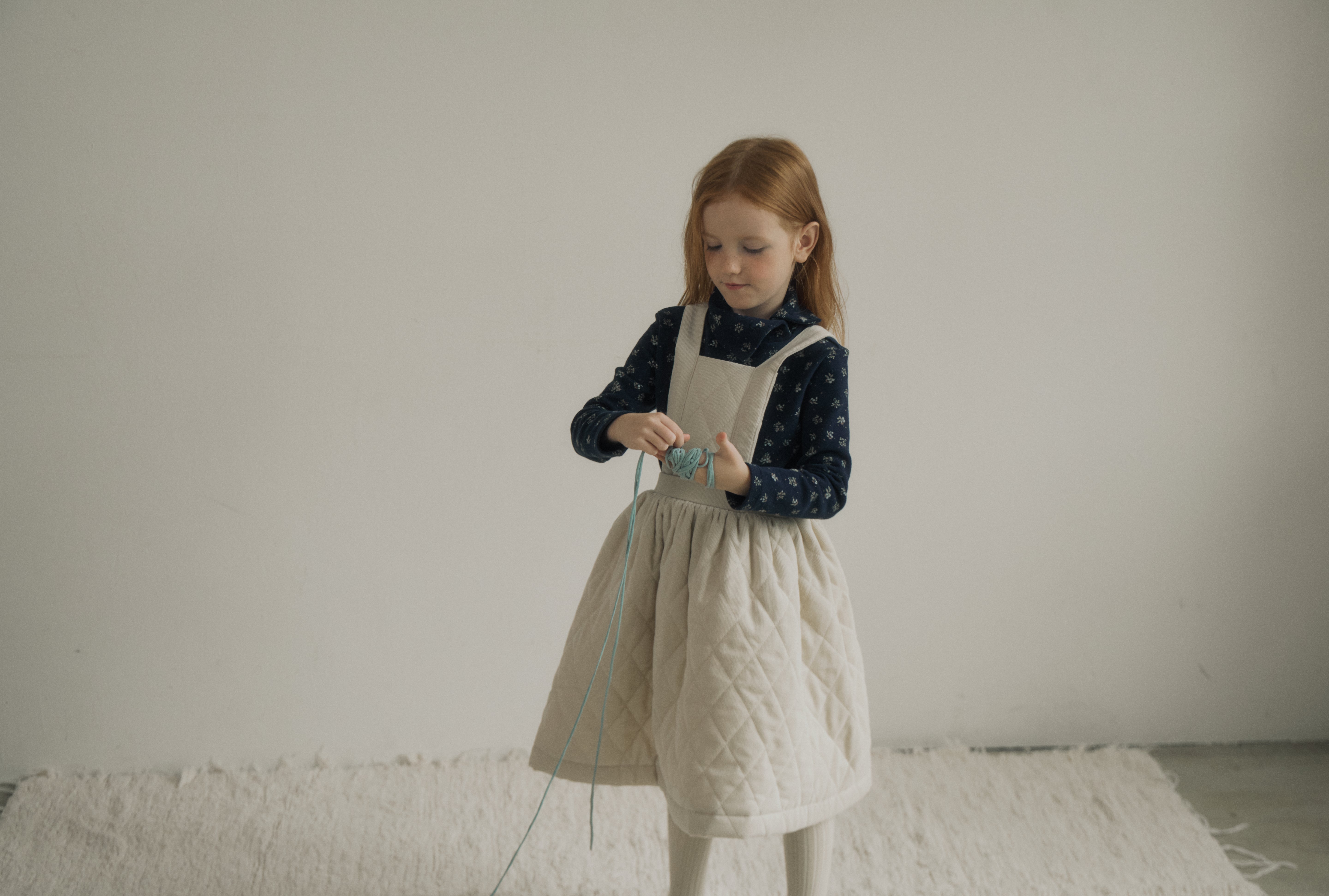 ［inné］ Petal turtleneck (navy)