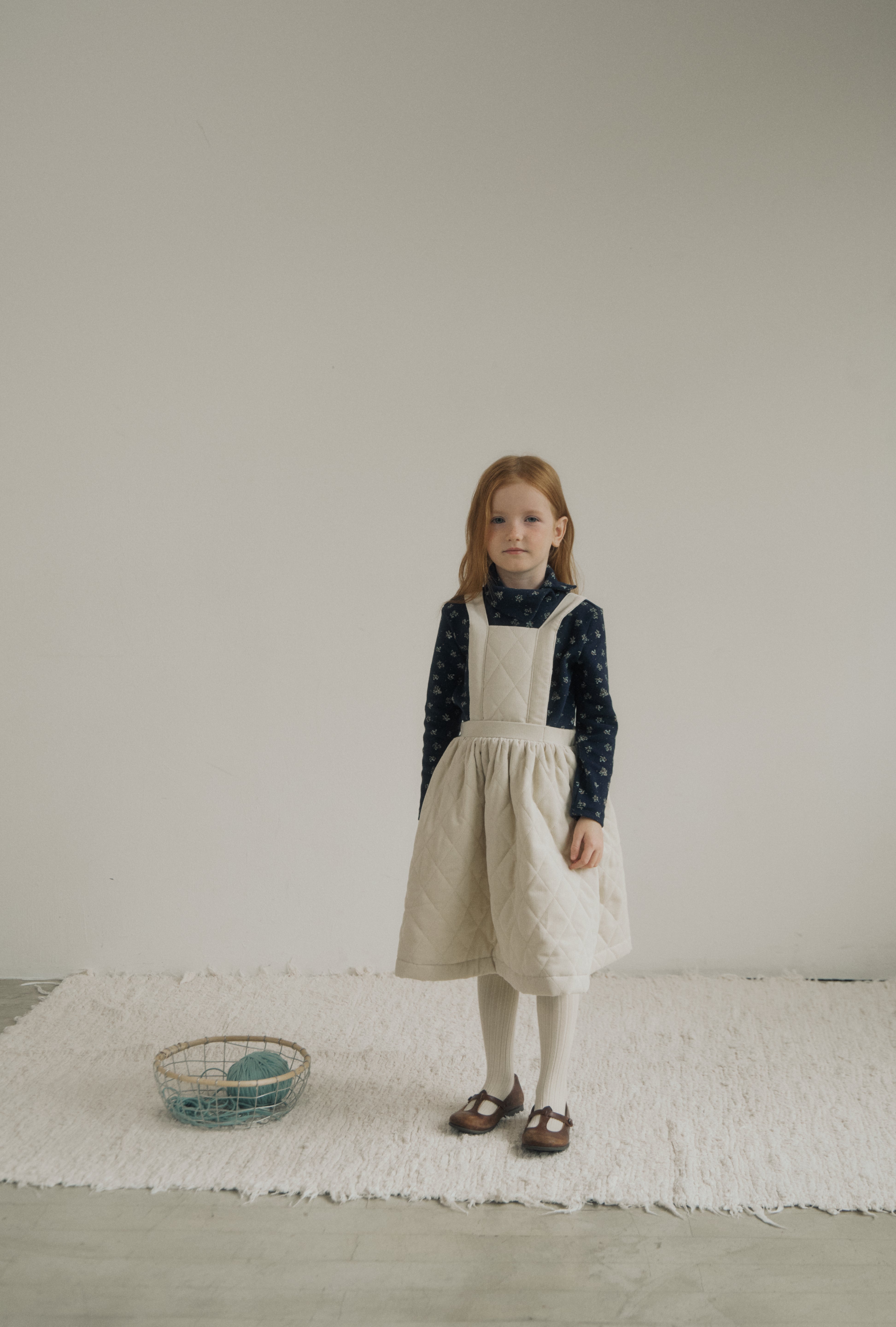 ［inné］ Petal turtleneck (navy)