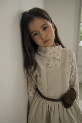 ［inné］ Petal turtleneck (ivory)