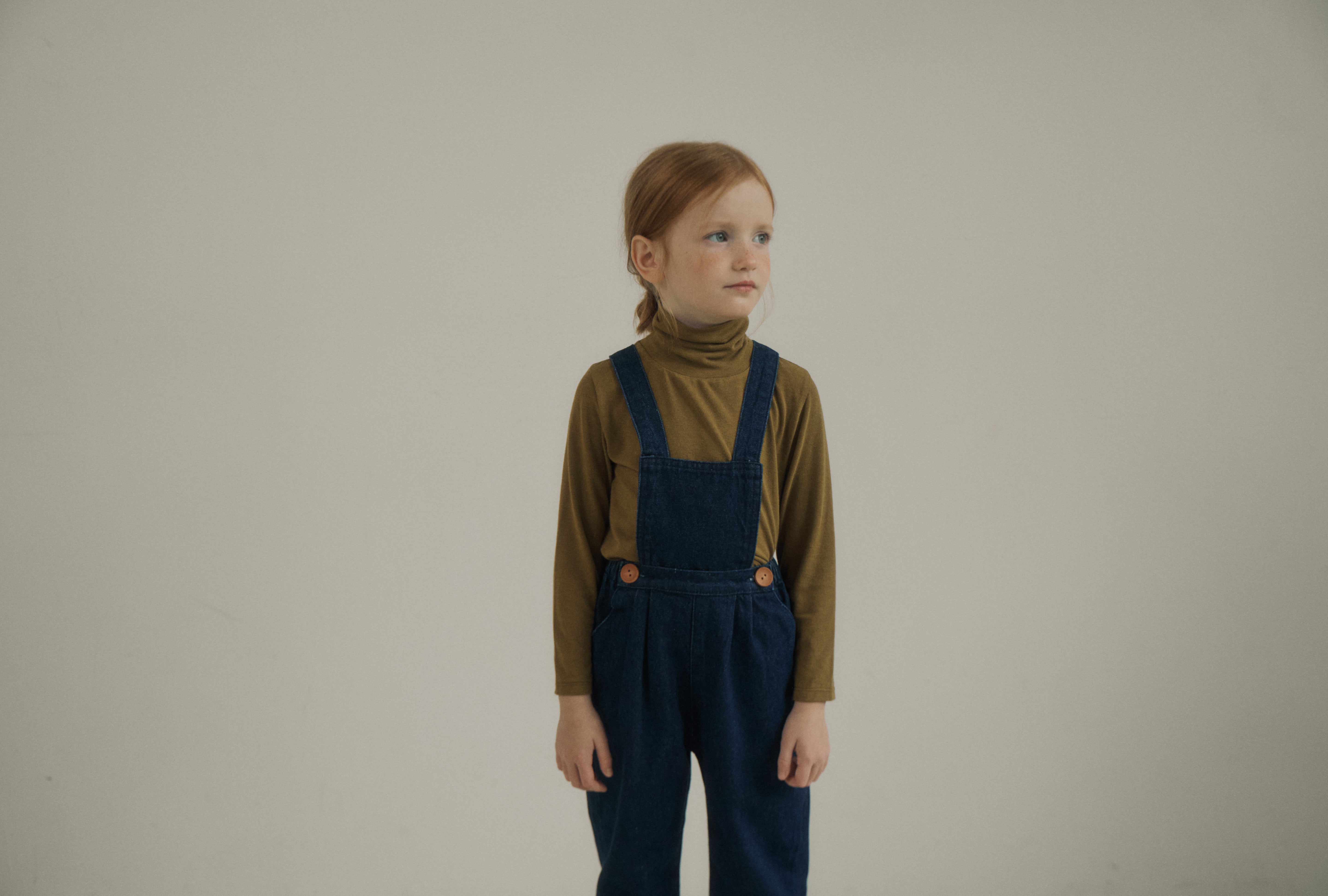 ［inné］Basic soft turtleneck (olive)