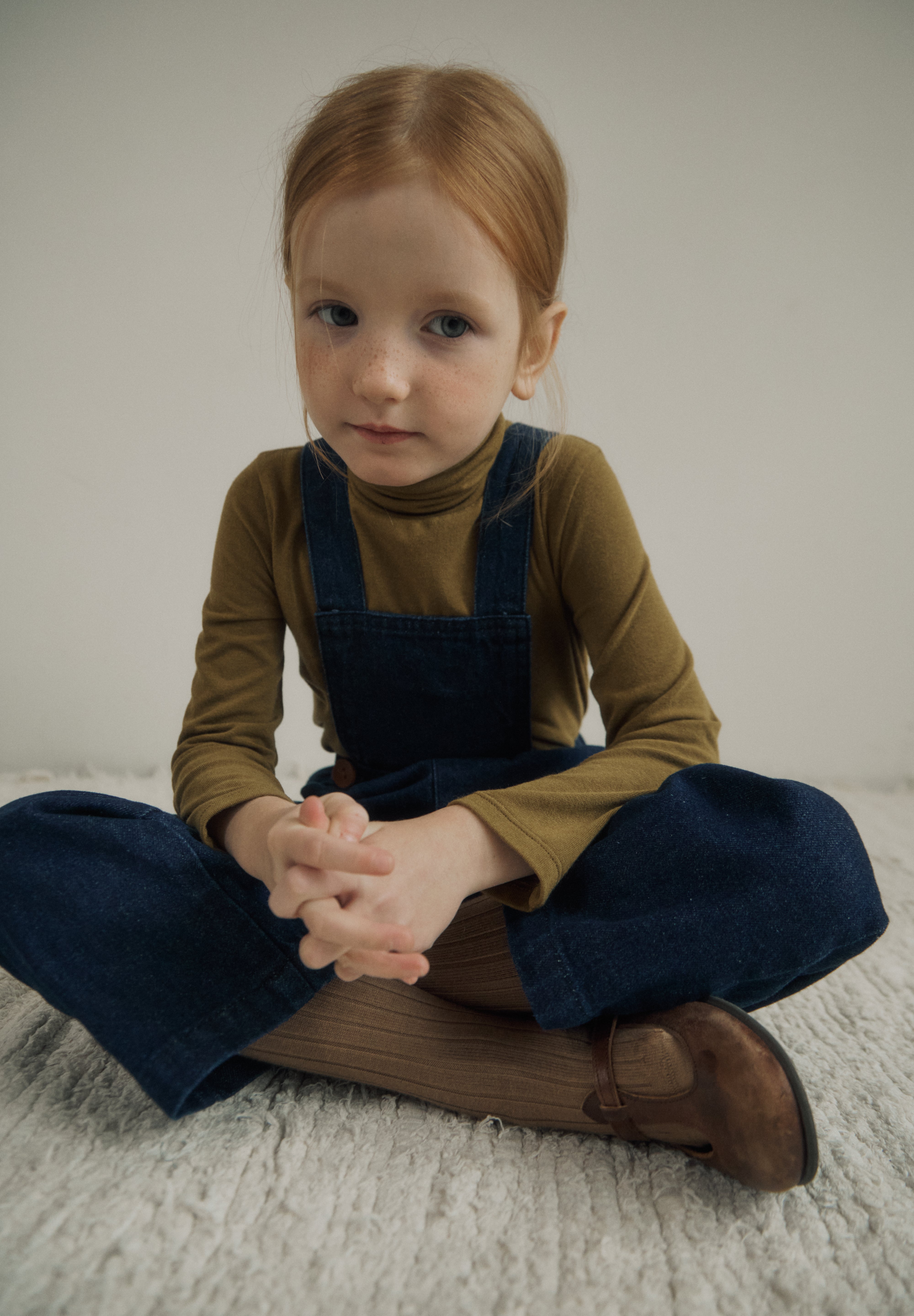 ［inné］Basic soft turtleneck (olive)