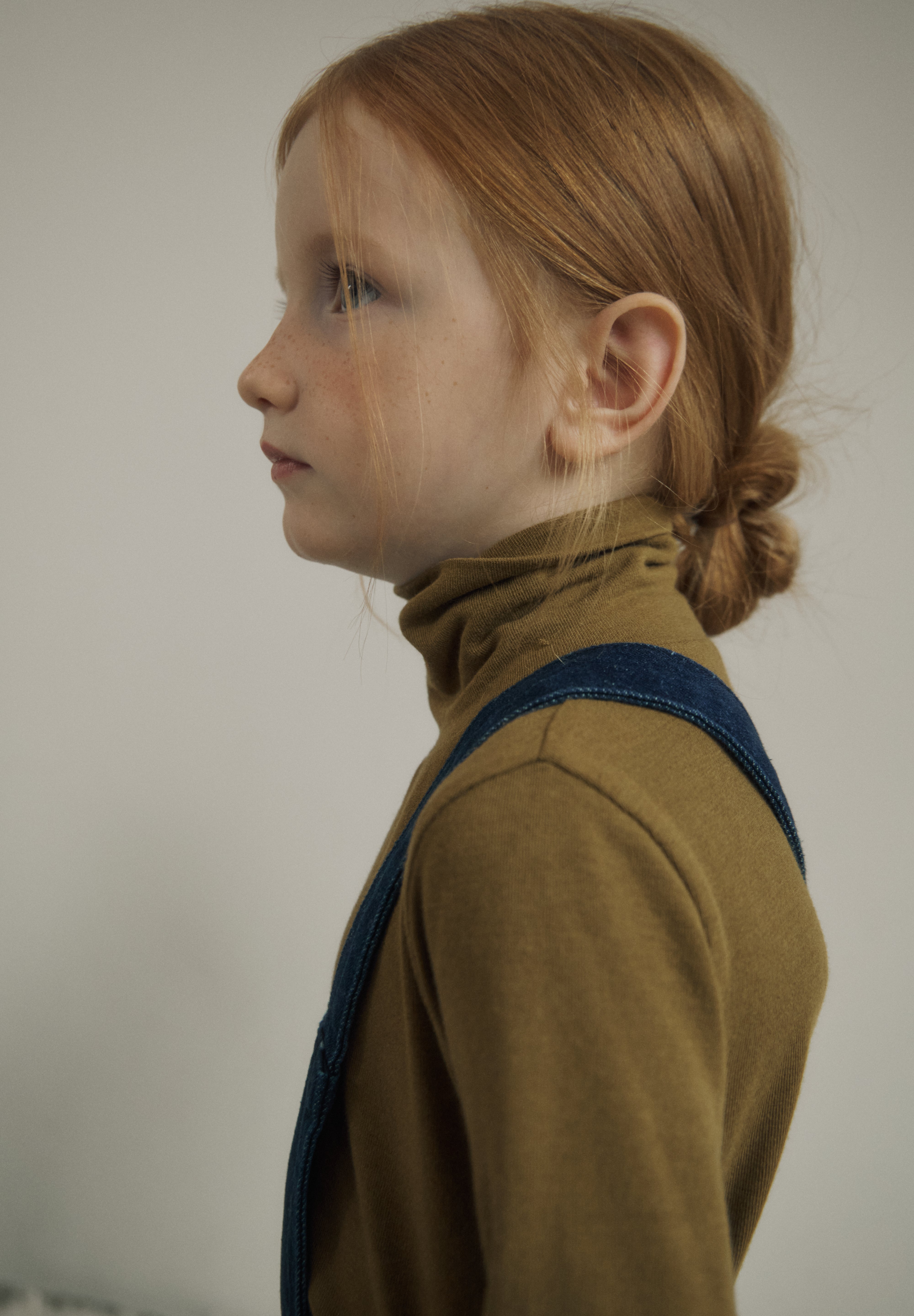 ［inné］Basic soft turtleneck (olive)