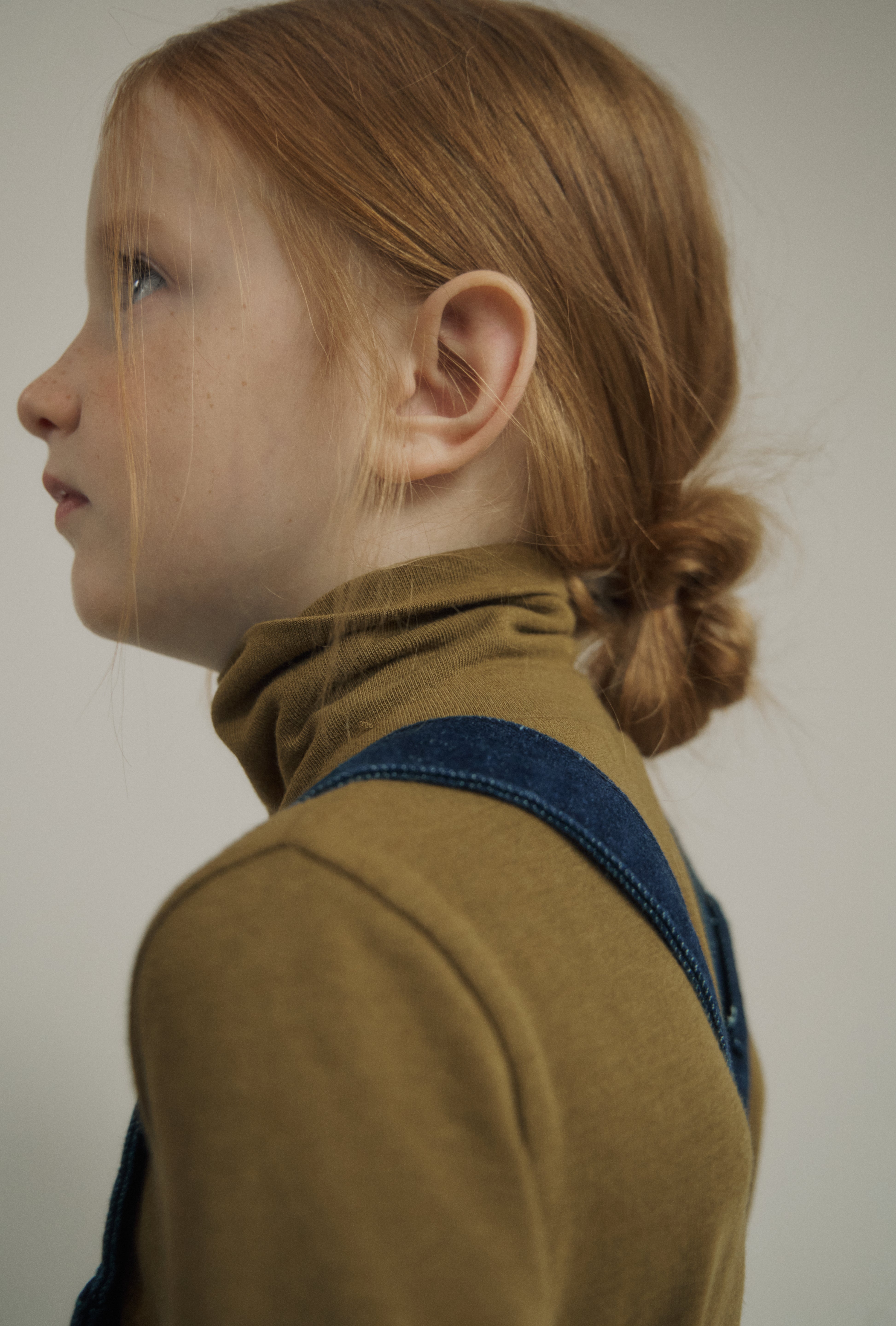 ［inné］Basic soft turtleneck (olive)