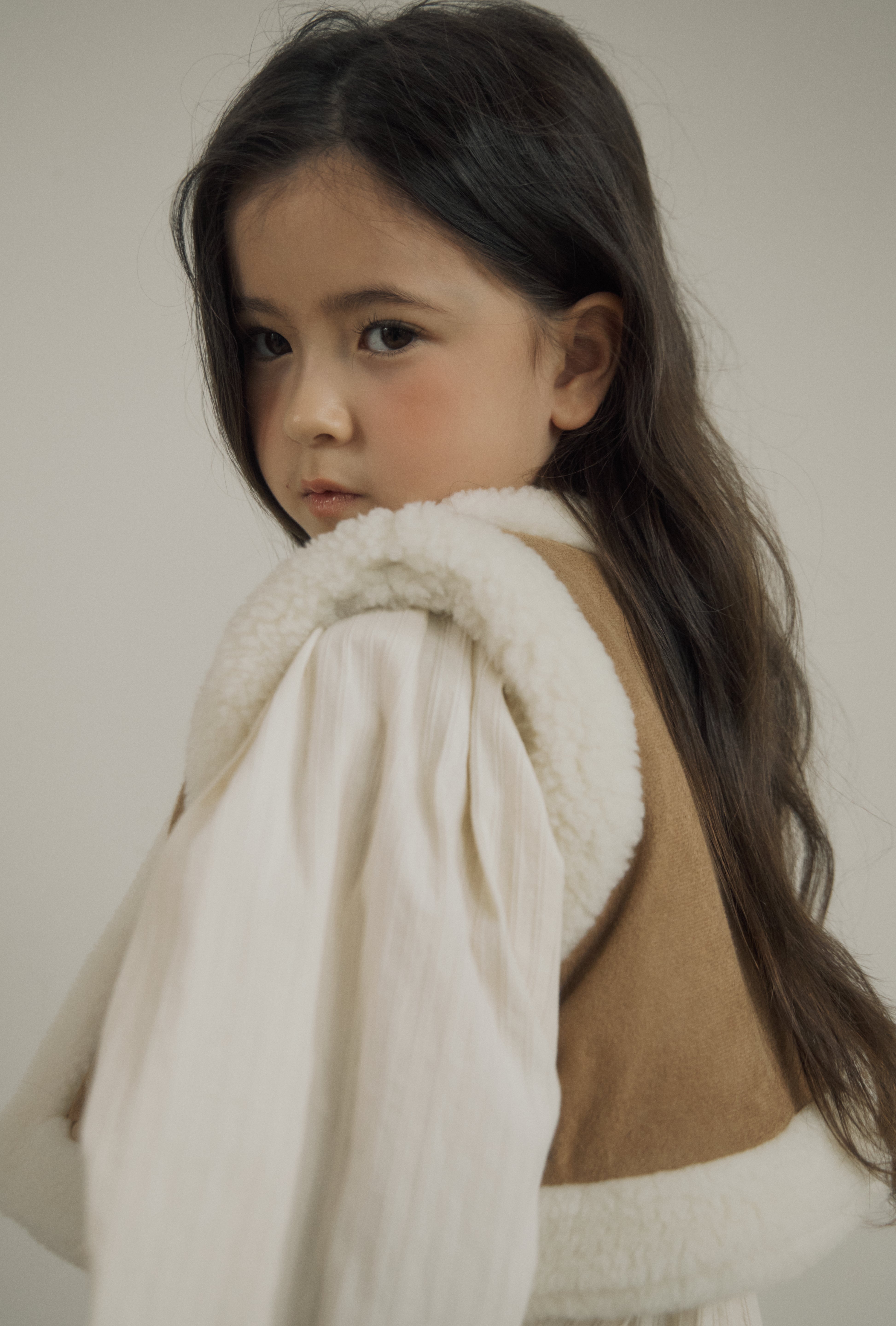 ［inné］ Suede reversible fur vest