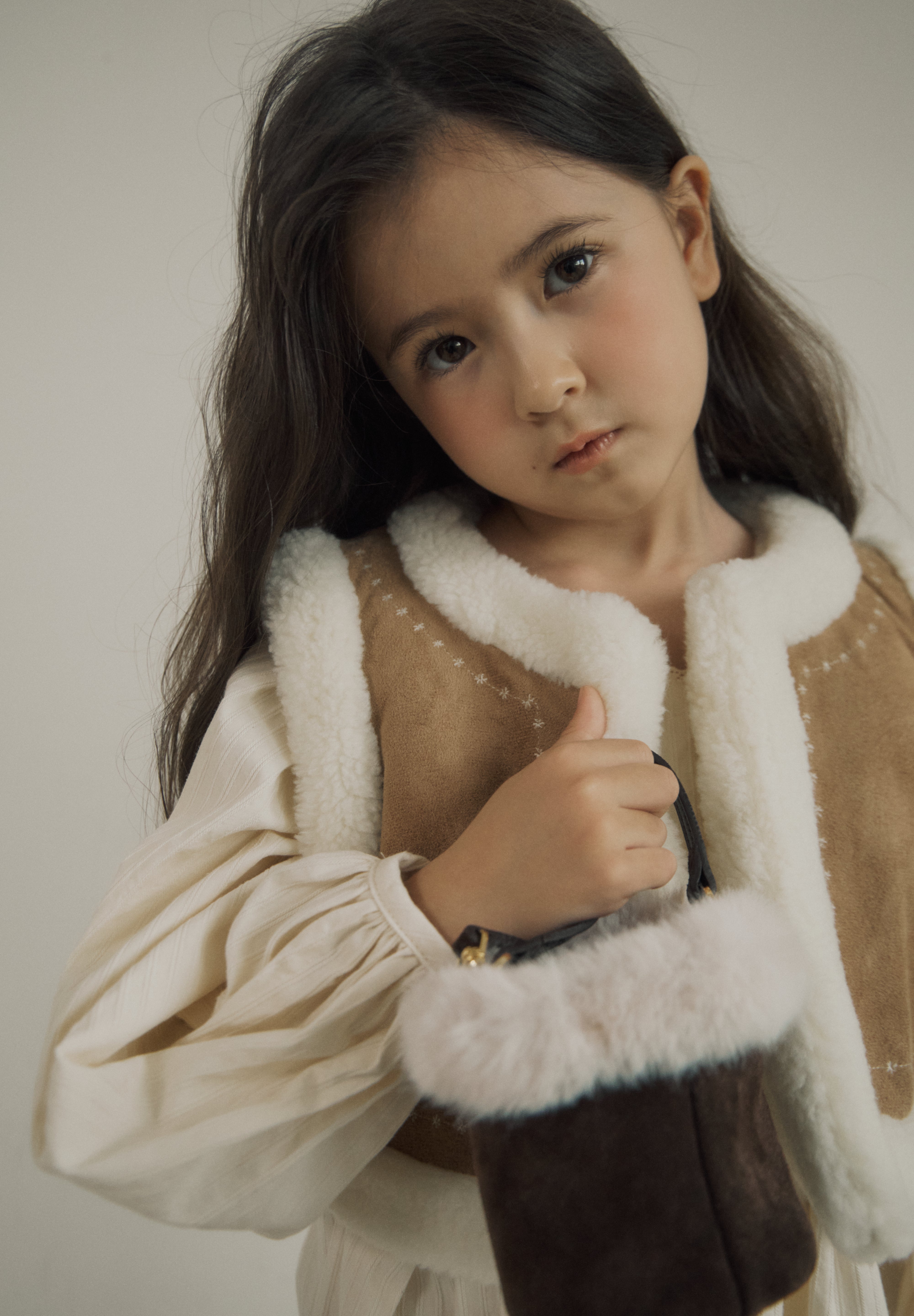 ［inné］ Suede reversible fur vest