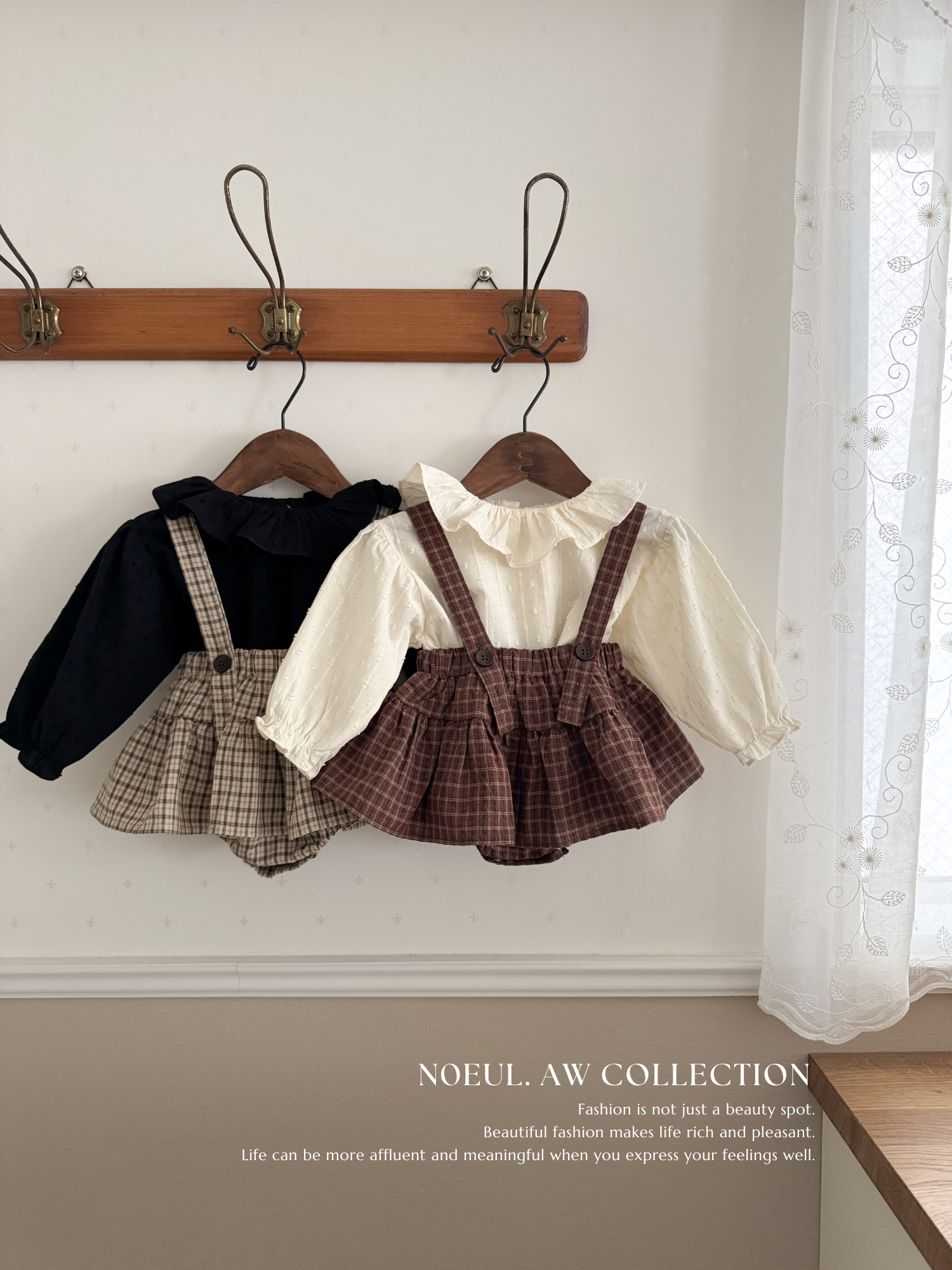 Snow ruffle blouse