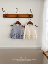 April frill blouse