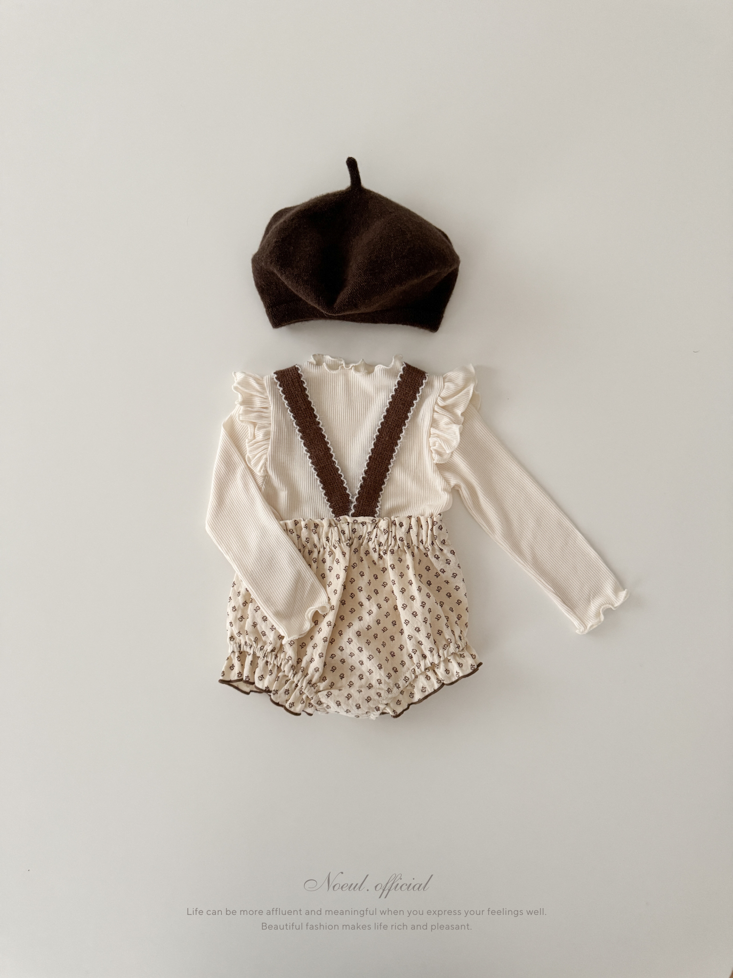 Lip suspender bloomer