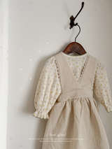 Spring lace suspender skirt