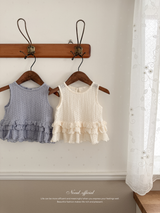 April frill blouse
