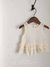 April frill blouse