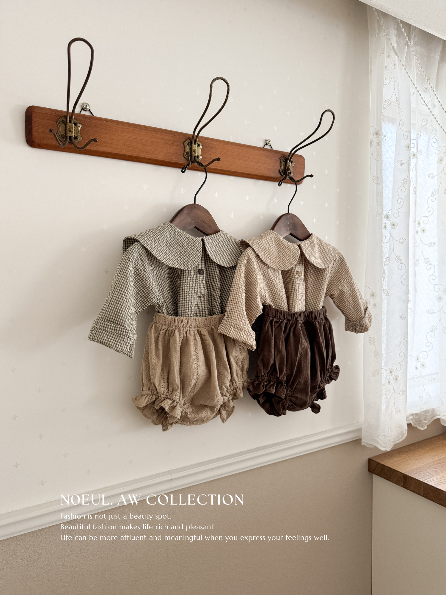 Check collar blouse
