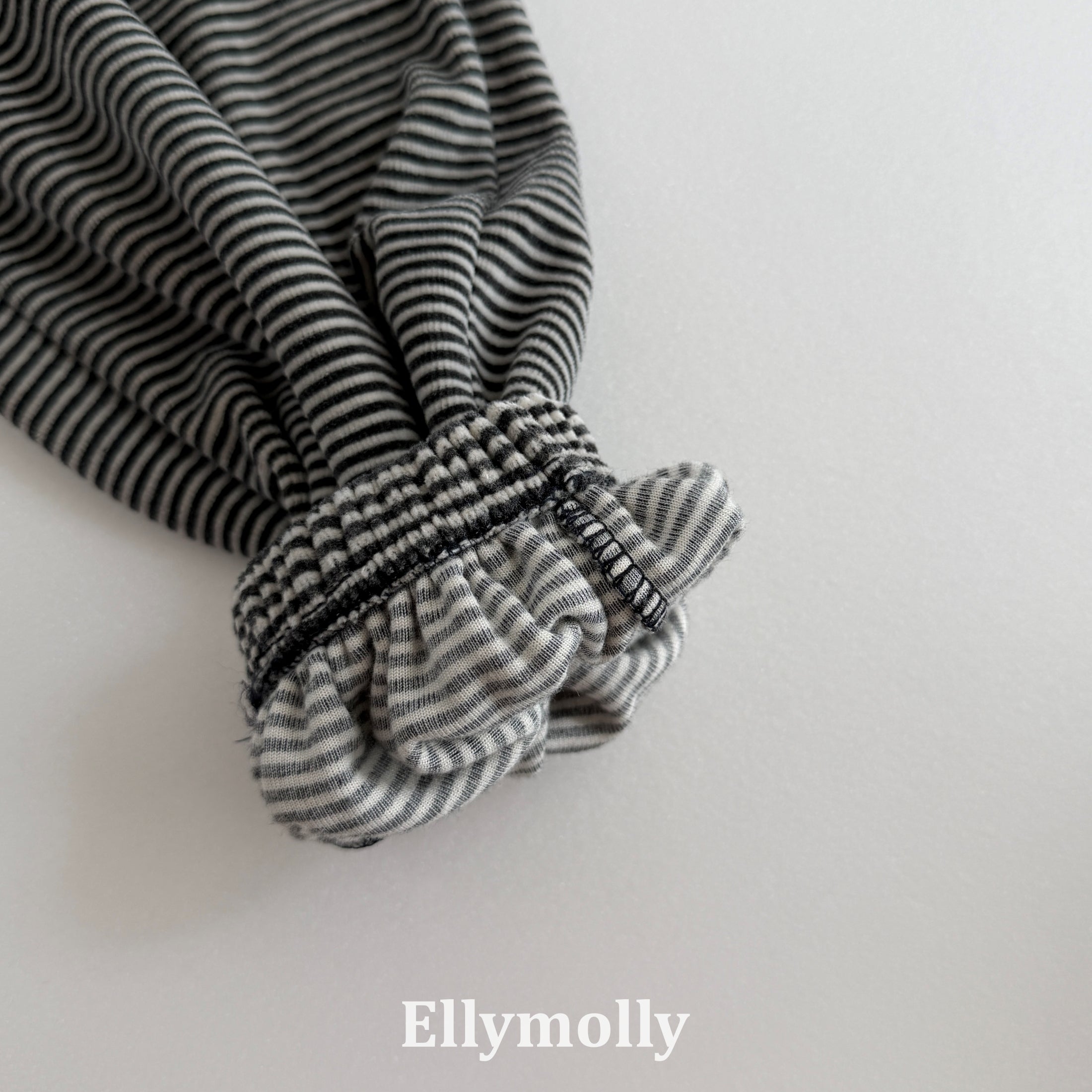 ［ELLY MOLLY］Velvet stripe jogger pants