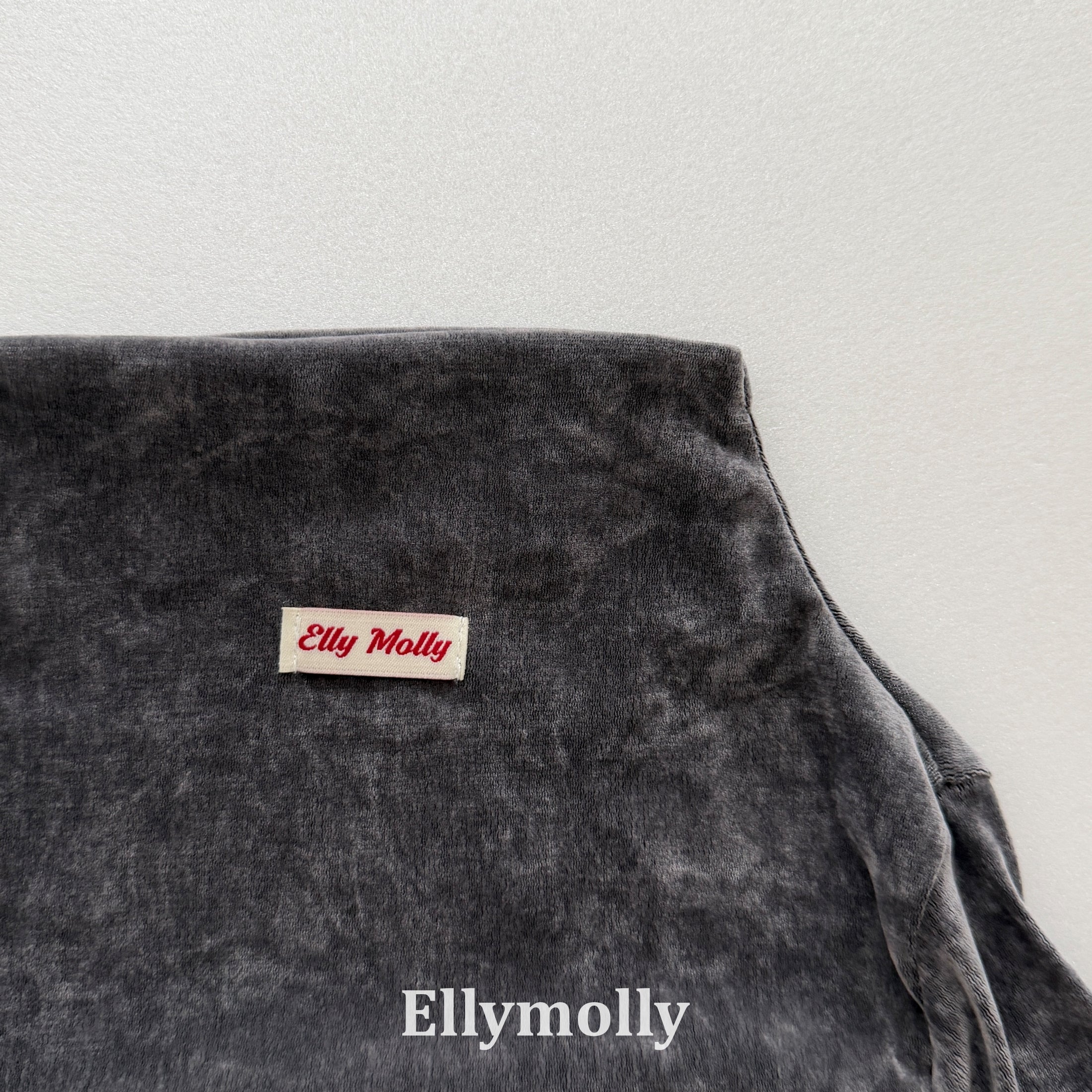 ［ELLY MOLLY］Velvet high neck tops
