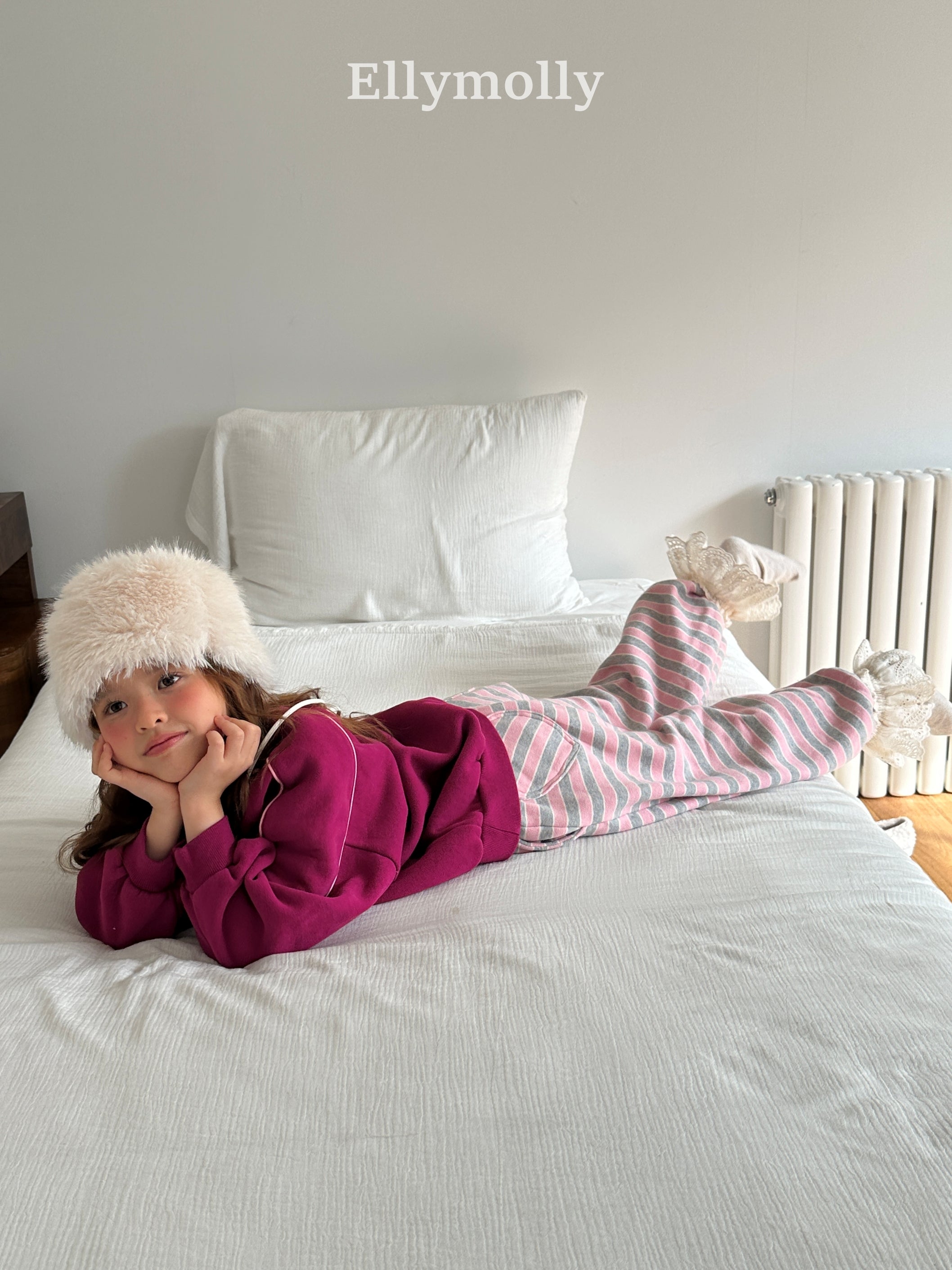 ［ELLY MOLLY］Gray heart jogger pants