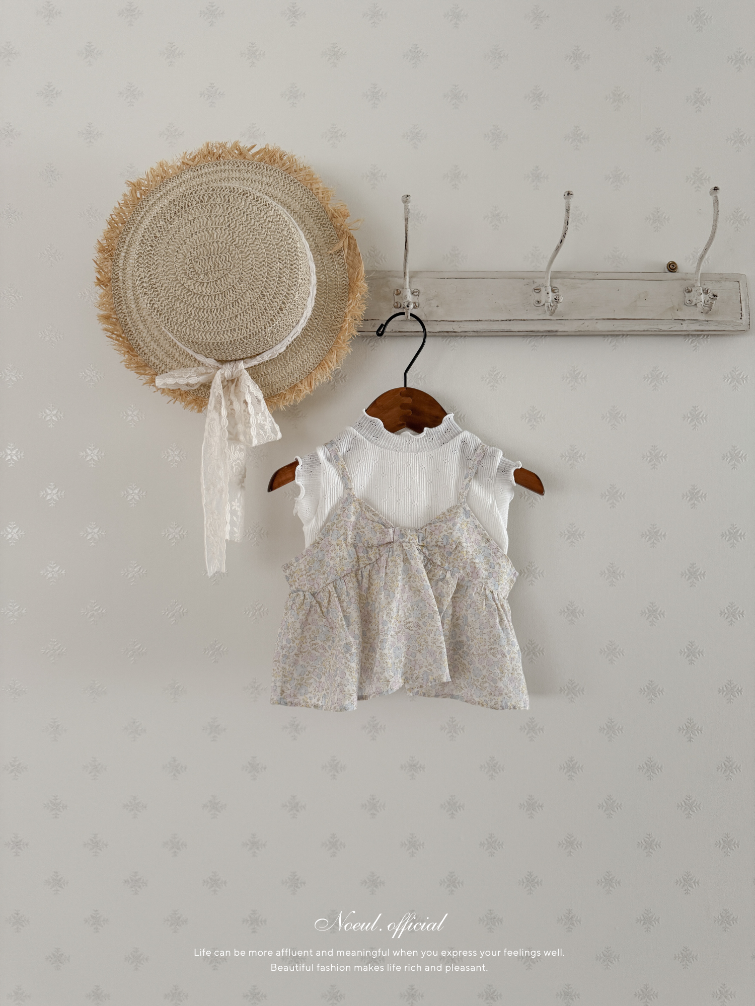 Flower ribbon camisole blouse