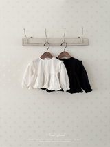 Shoulder frill blouse