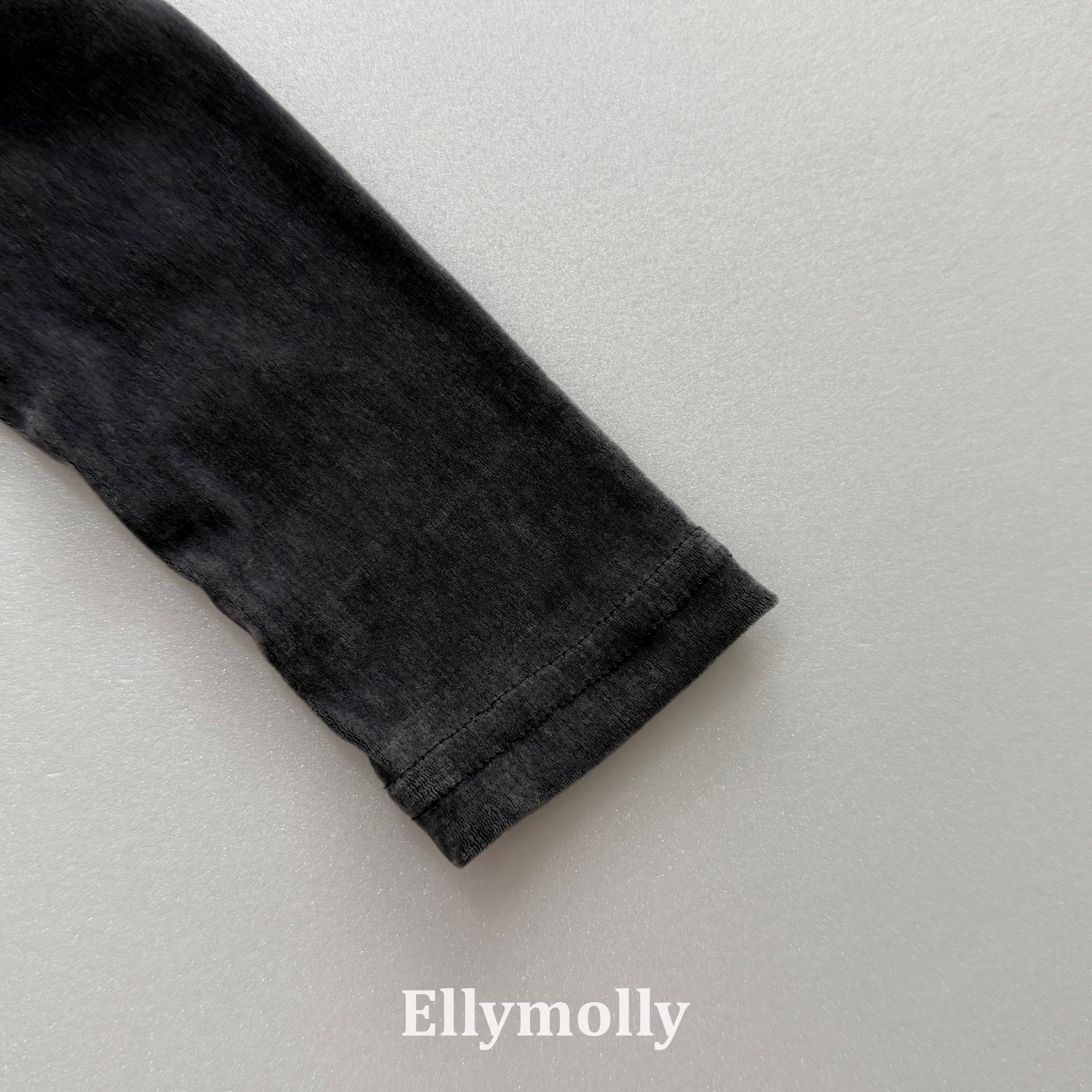 ［ELLY MOLLY］Velvet high neck tops
