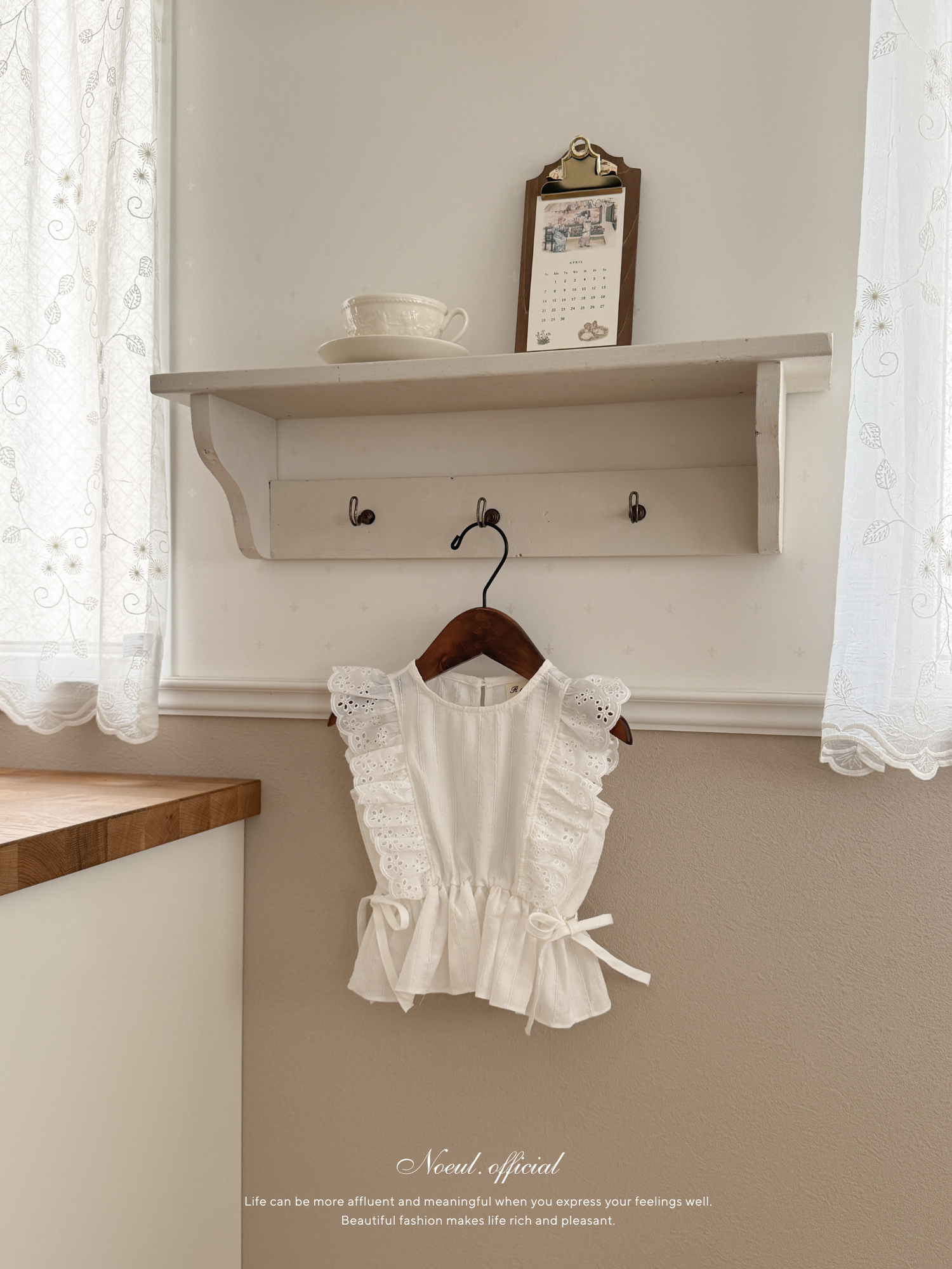 Shining wing blouse