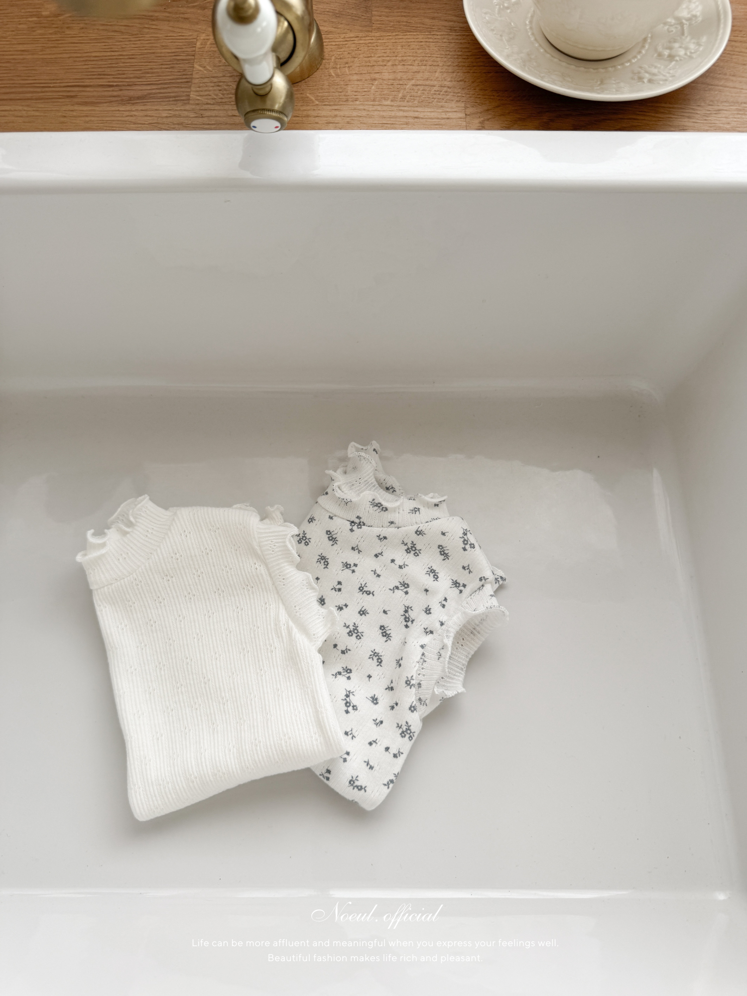 Camellia mellow tee