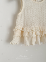 April frill blouse