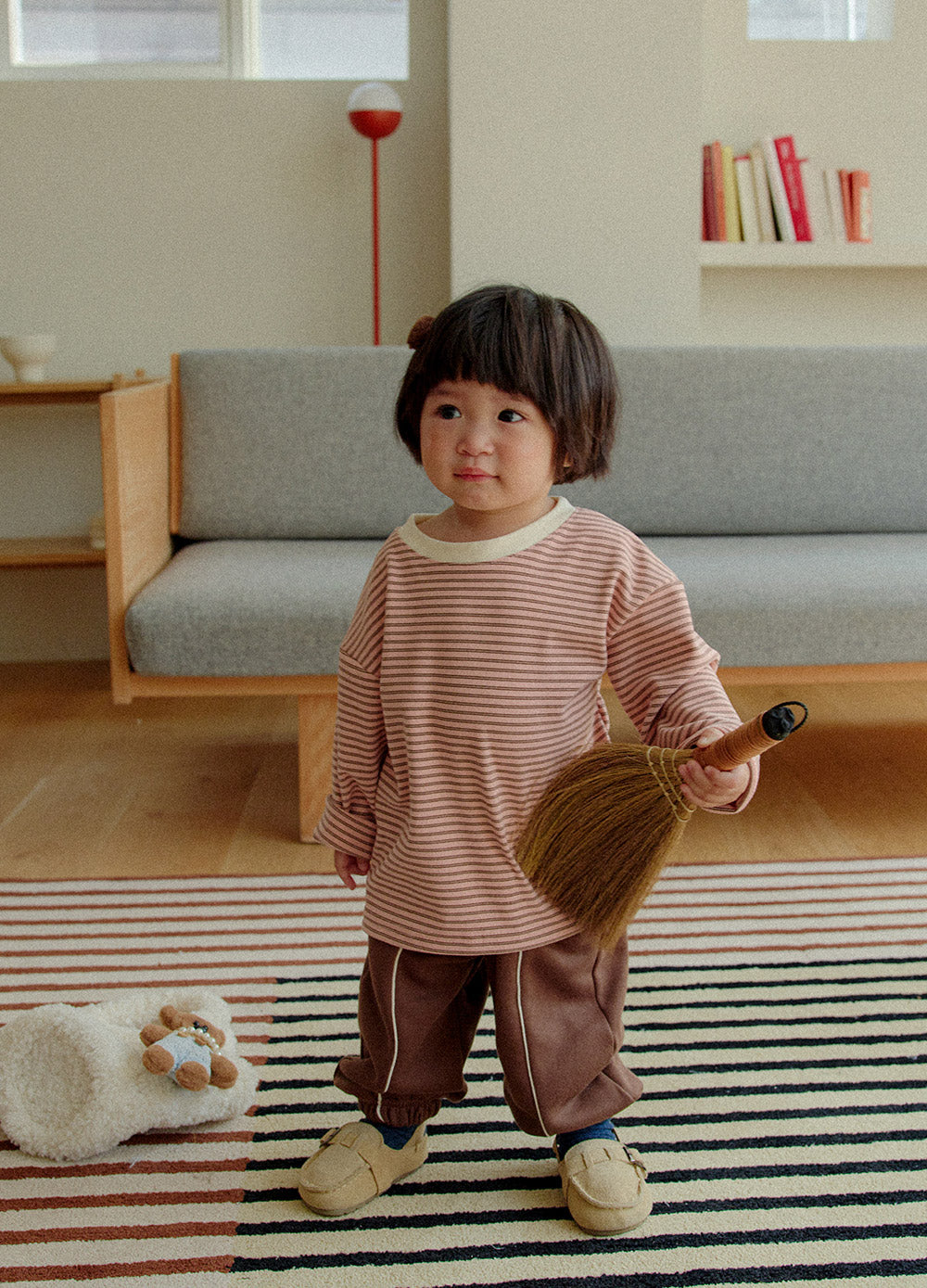 [whitesketchbook] Piping jogger pants