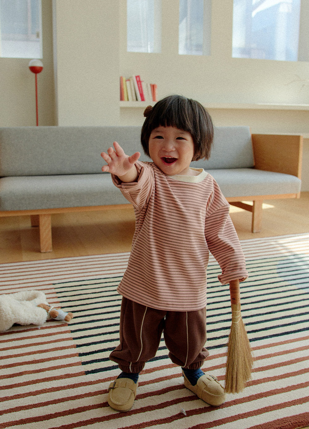 [whitesketchbook] Piping jogger pants