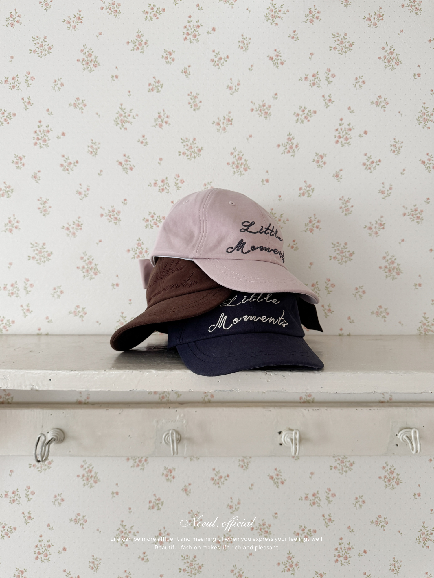 Little moment cap